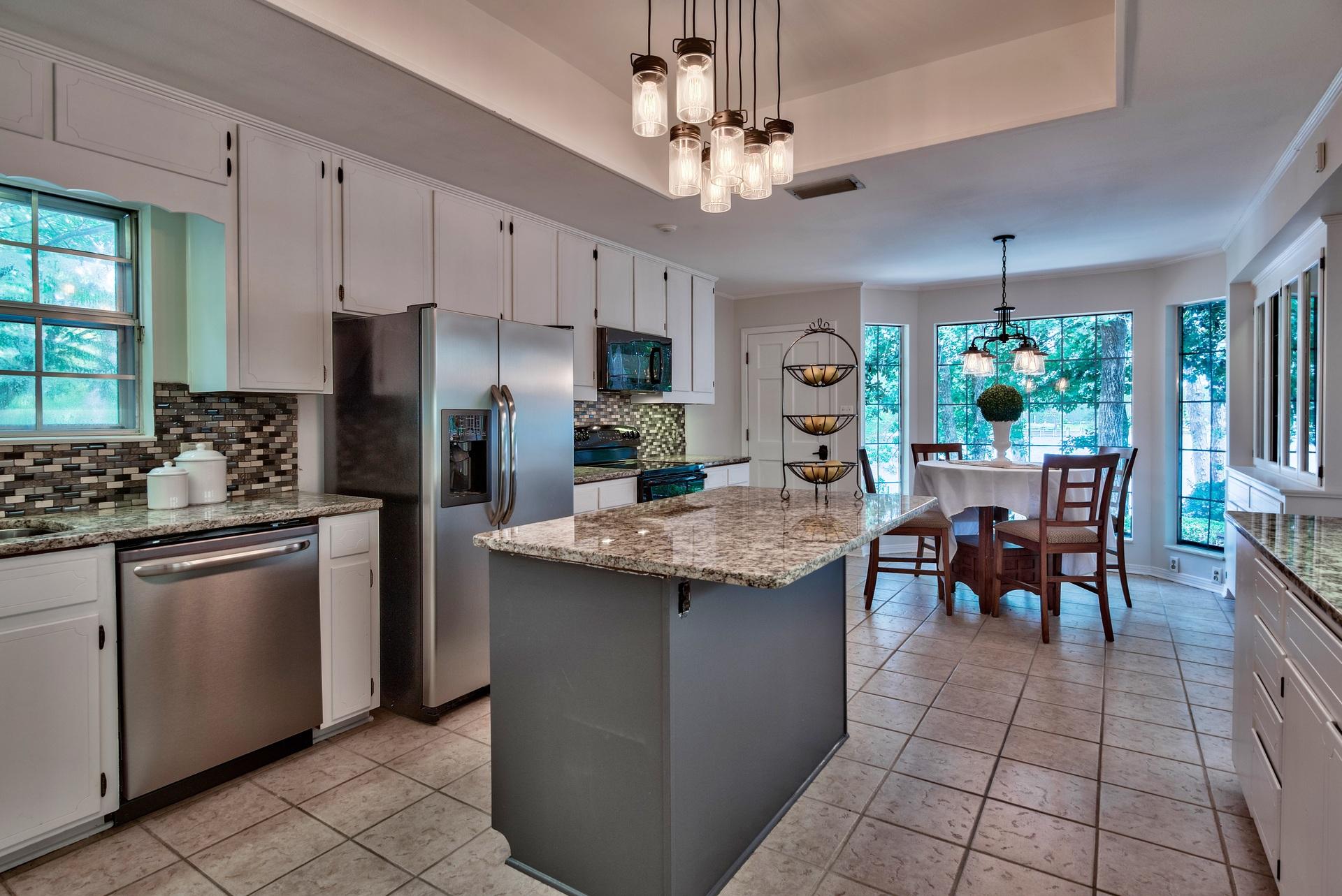 WOODLAND SHORES - Residential