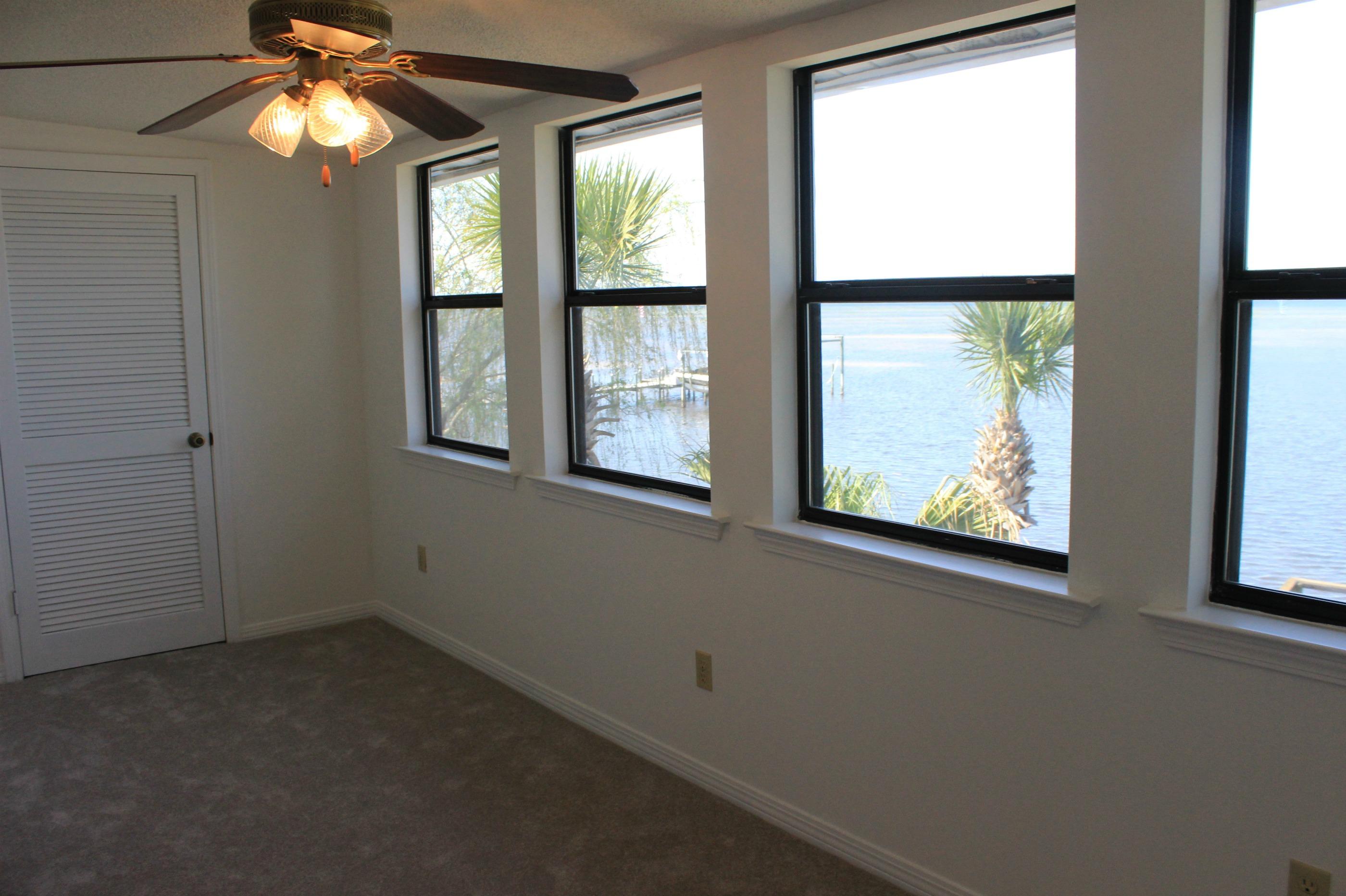 BAY MANOR - Residential