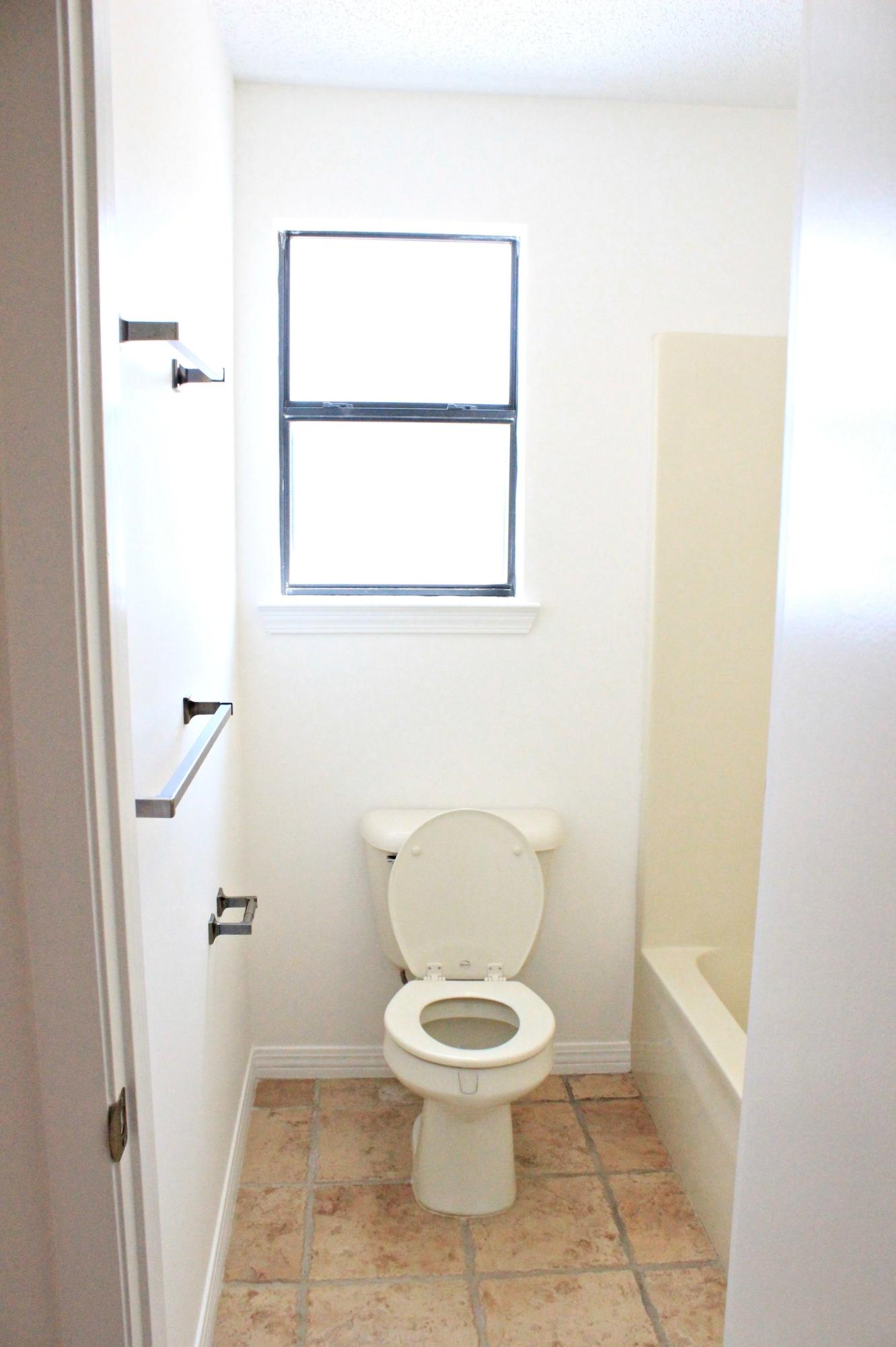 BAY MANOR - Residential