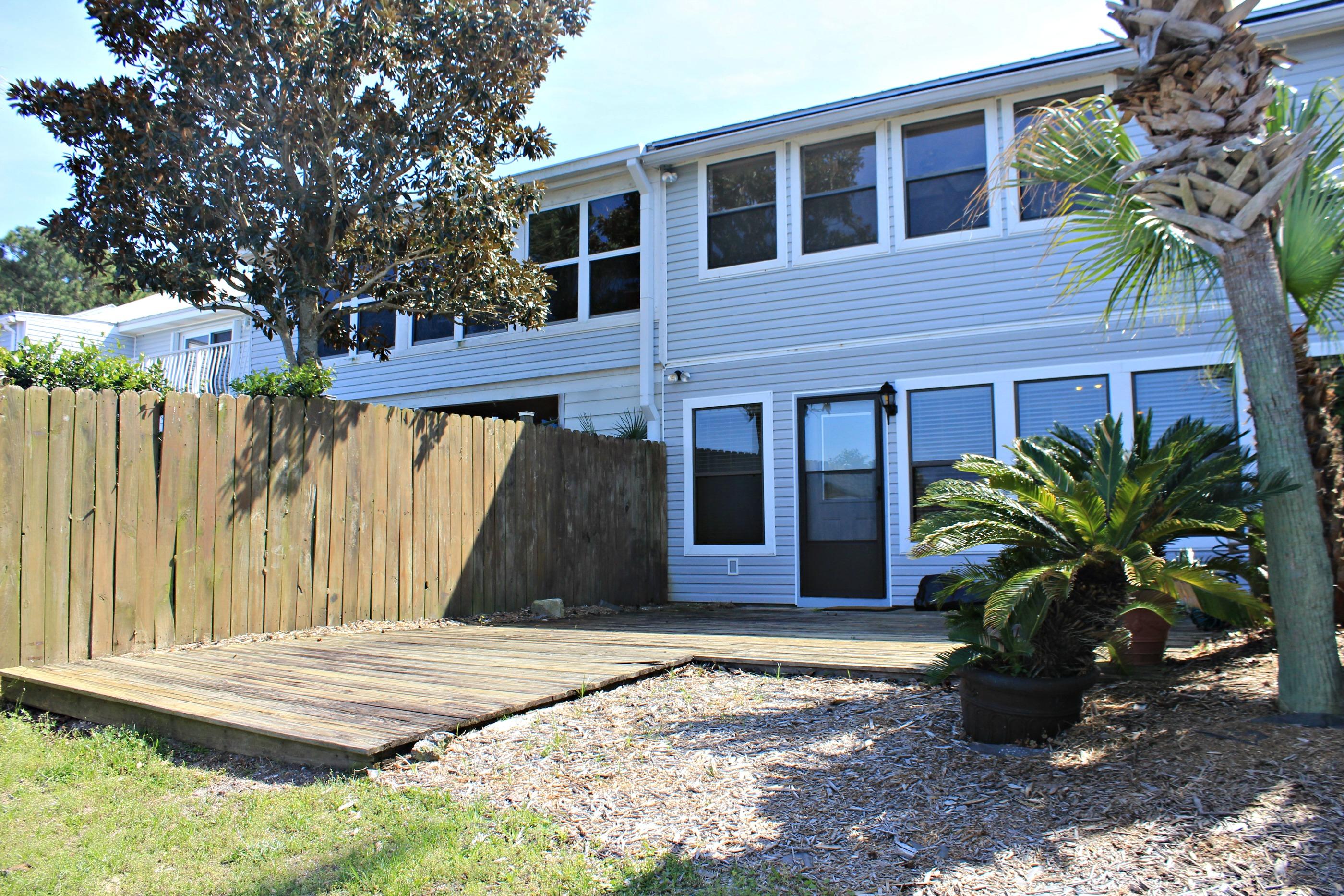 BAY MANOR - Residential