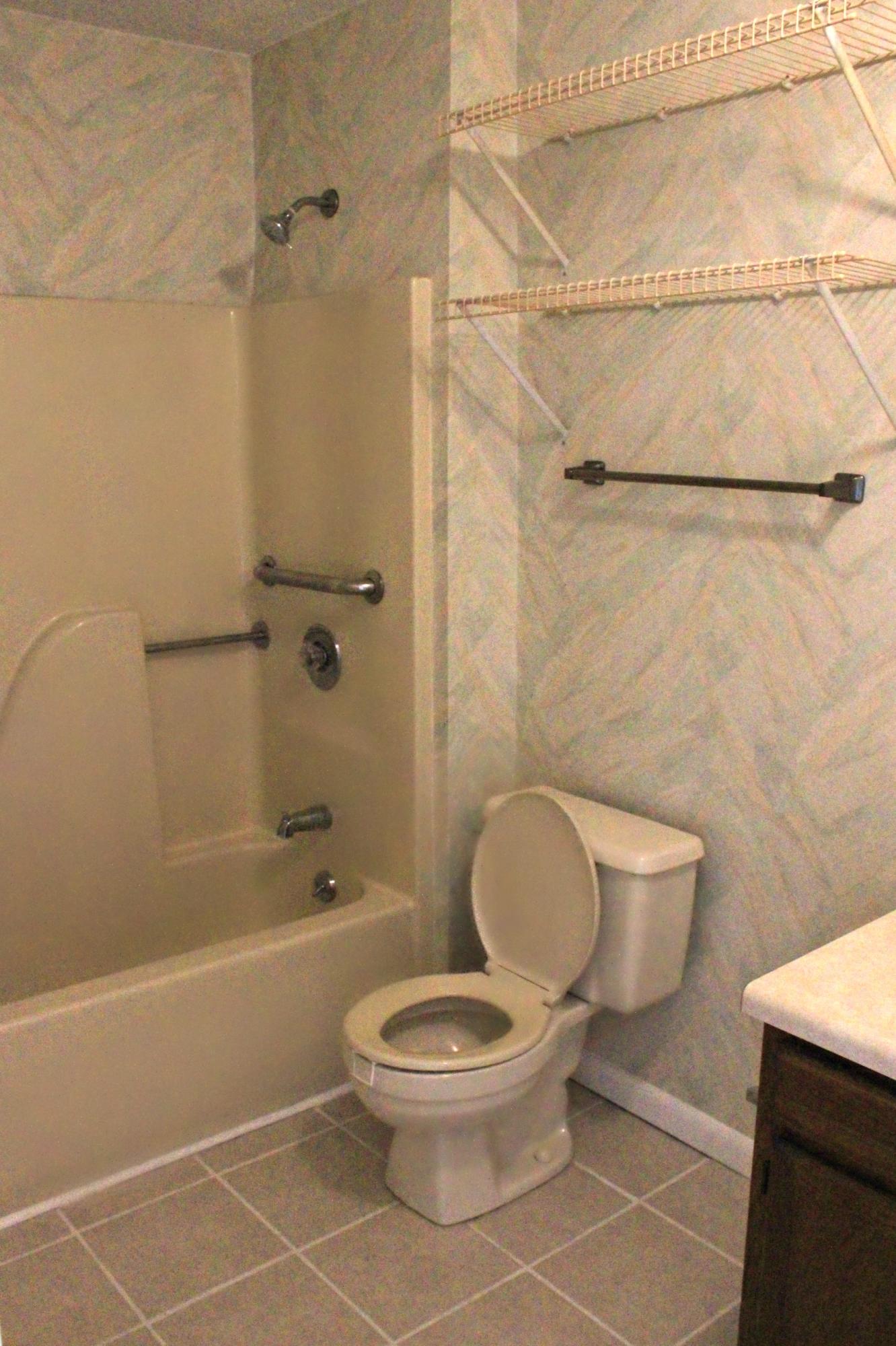 BAY MANOR - Residential