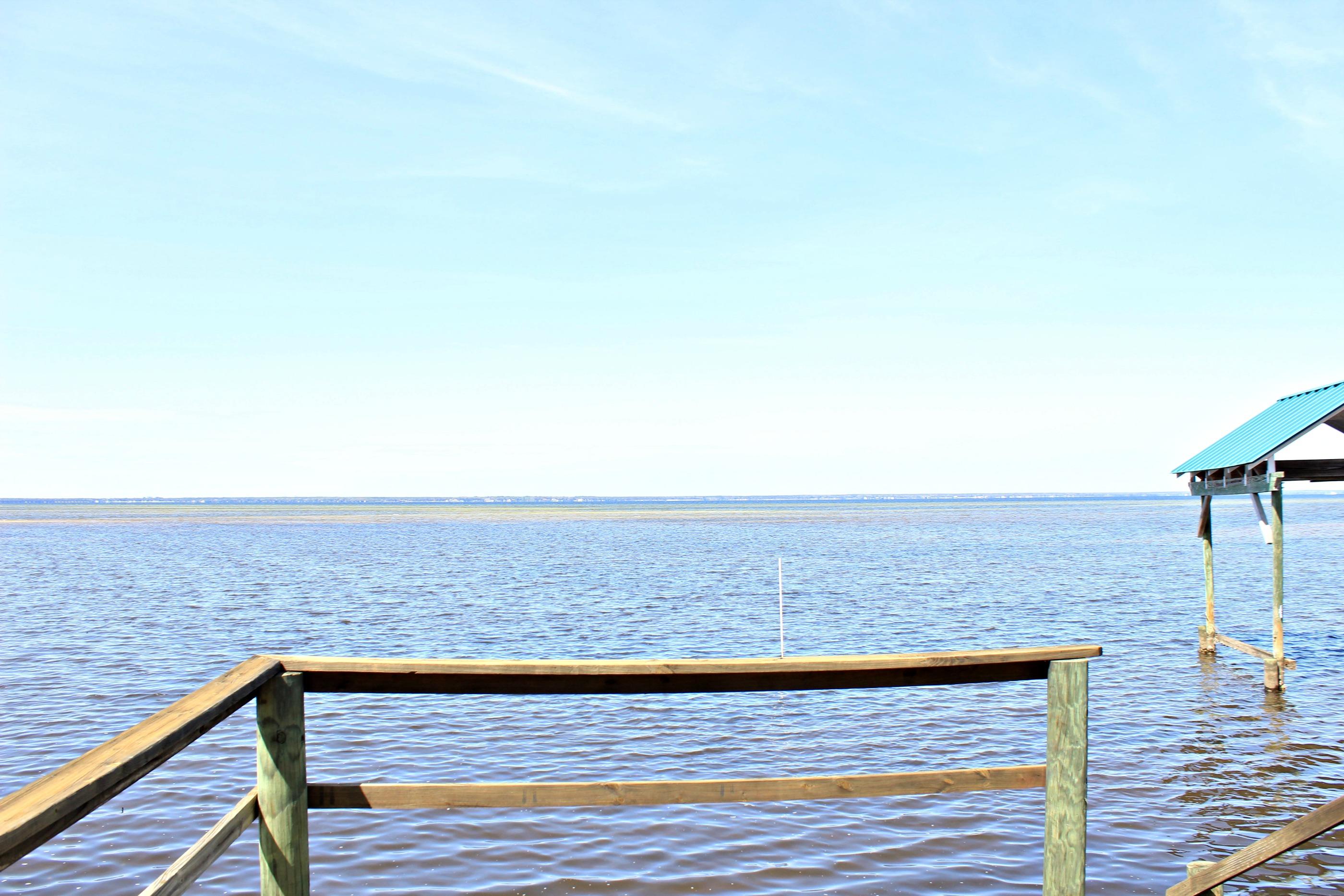 BAY MANOR - Residential