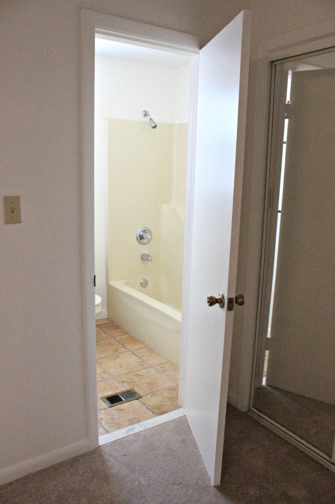 BAY MANOR - Residential