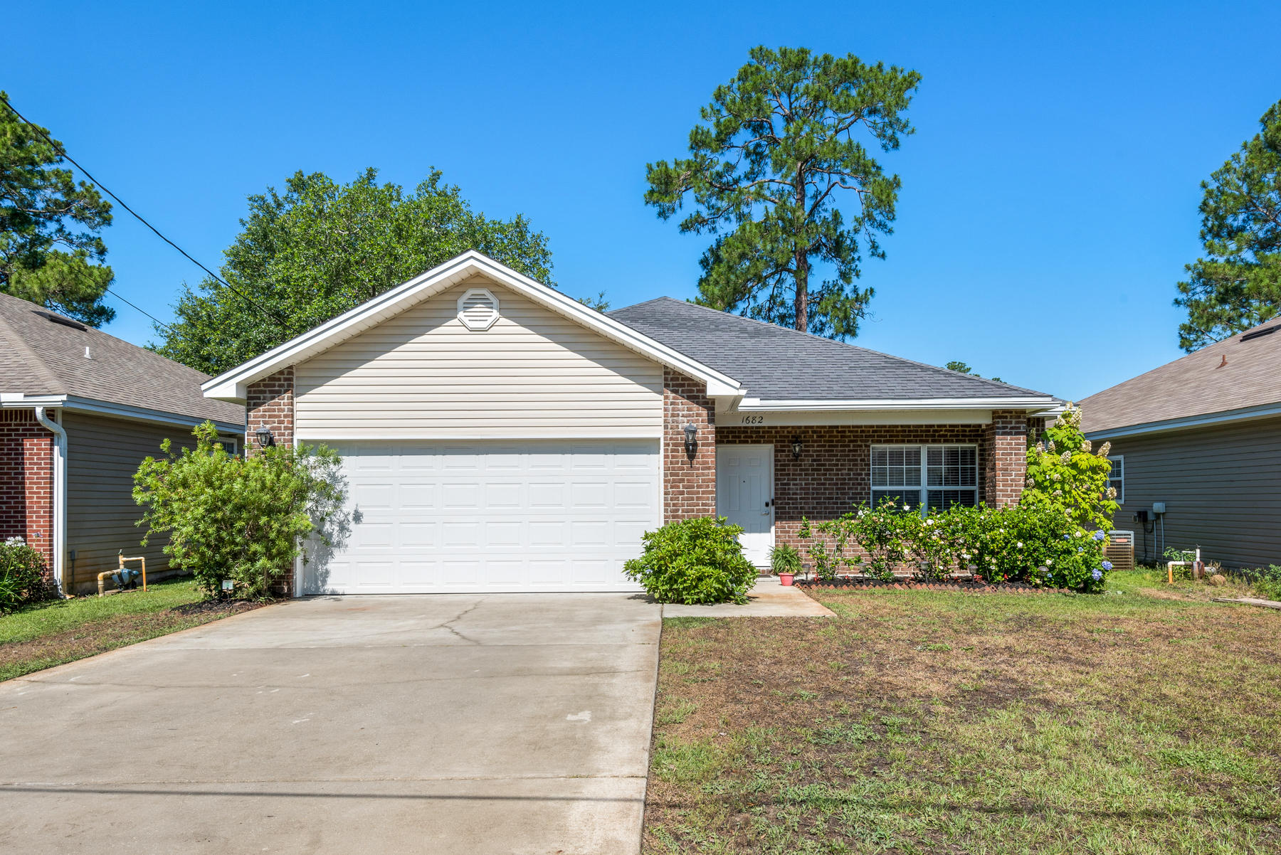 Welcome home! Come see this like new ''smart'' home on an deep lot with plenty of room for a pool! Featuring 3 bedrooms, 2 full bathrooms, stainless appliances, vinyl plank and tile flooring, screened porch, and NEW sod (coming June), this home is turn-key and ready for you! The single level floor plan includes split bedroom layout, an oversized family room and dining space off of the kitchen. The kitchen includes a tall breakfast bar, granite counters, and ample cabinet space. The laundry room connects the garage to the kitchen and the dining space leads to the screened porch. Out back you'll find a giant flat back yard that is fully fenced with room for a pool, playing, gardening, or even camping out! Priced at under $300k, this awesome home is a great deal! Call for your appointment tod