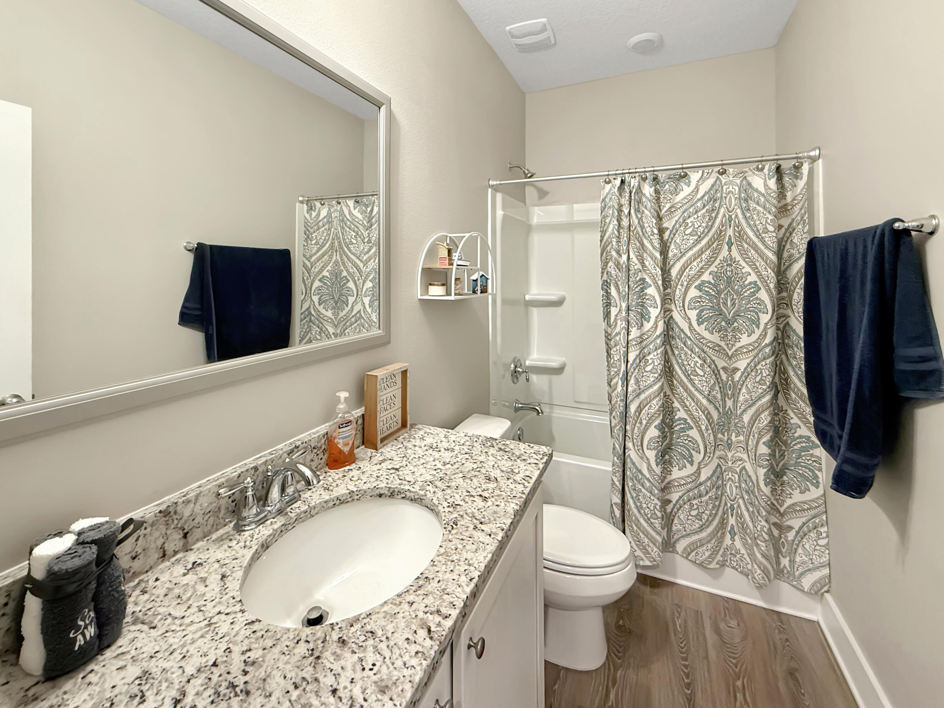 HILLWOOD ESTATES - Residential