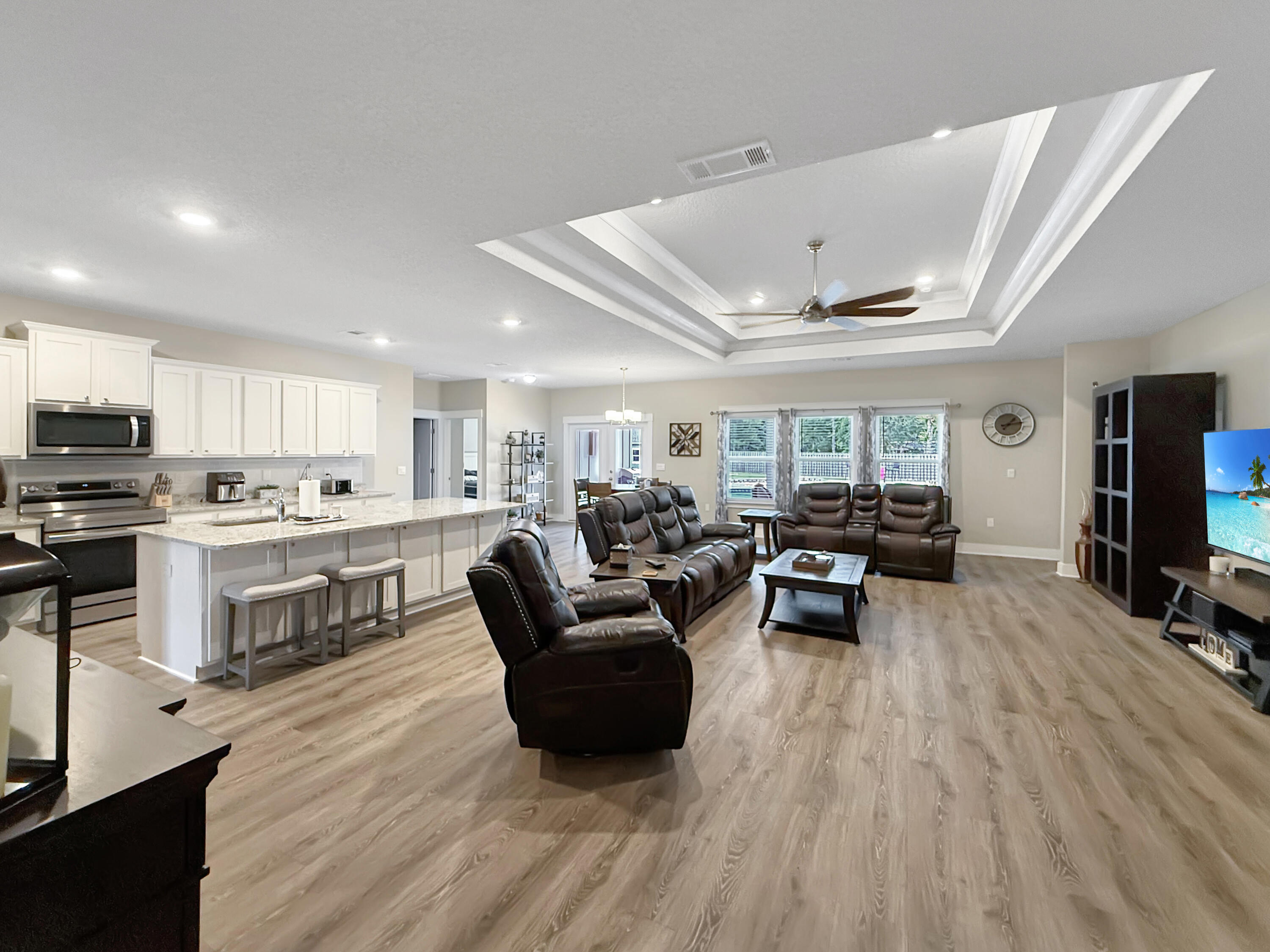 HILLWOOD ESTATES - Residential
