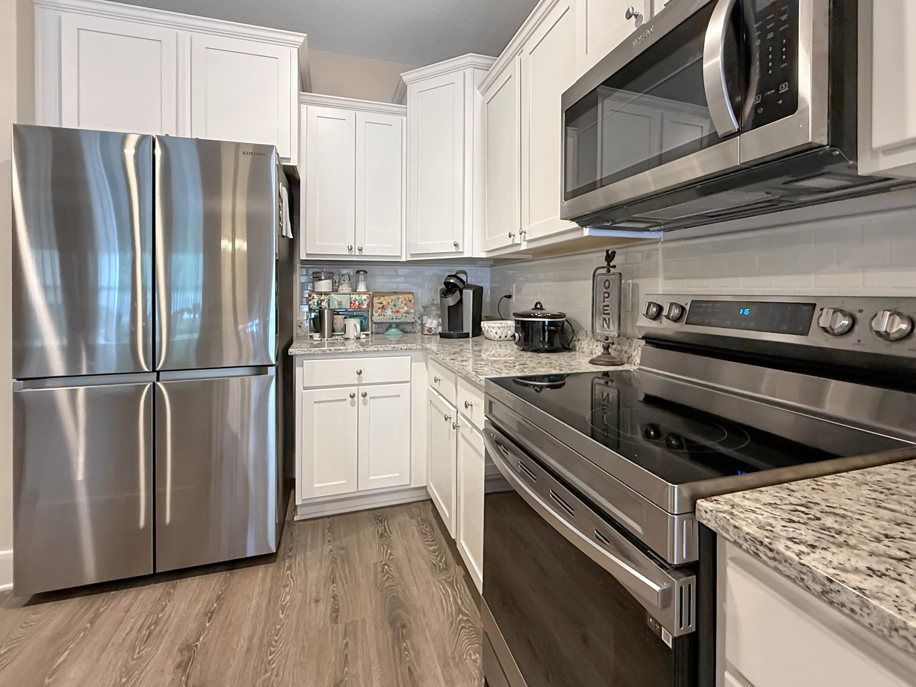 HILLWOOD ESTATES - Residential