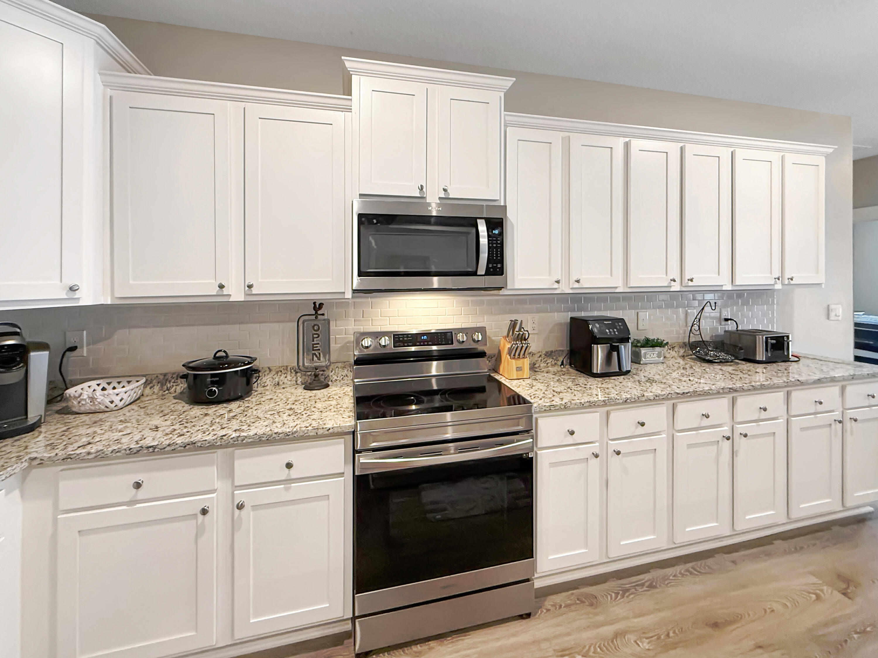 HILLWOOD ESTATES - Residential