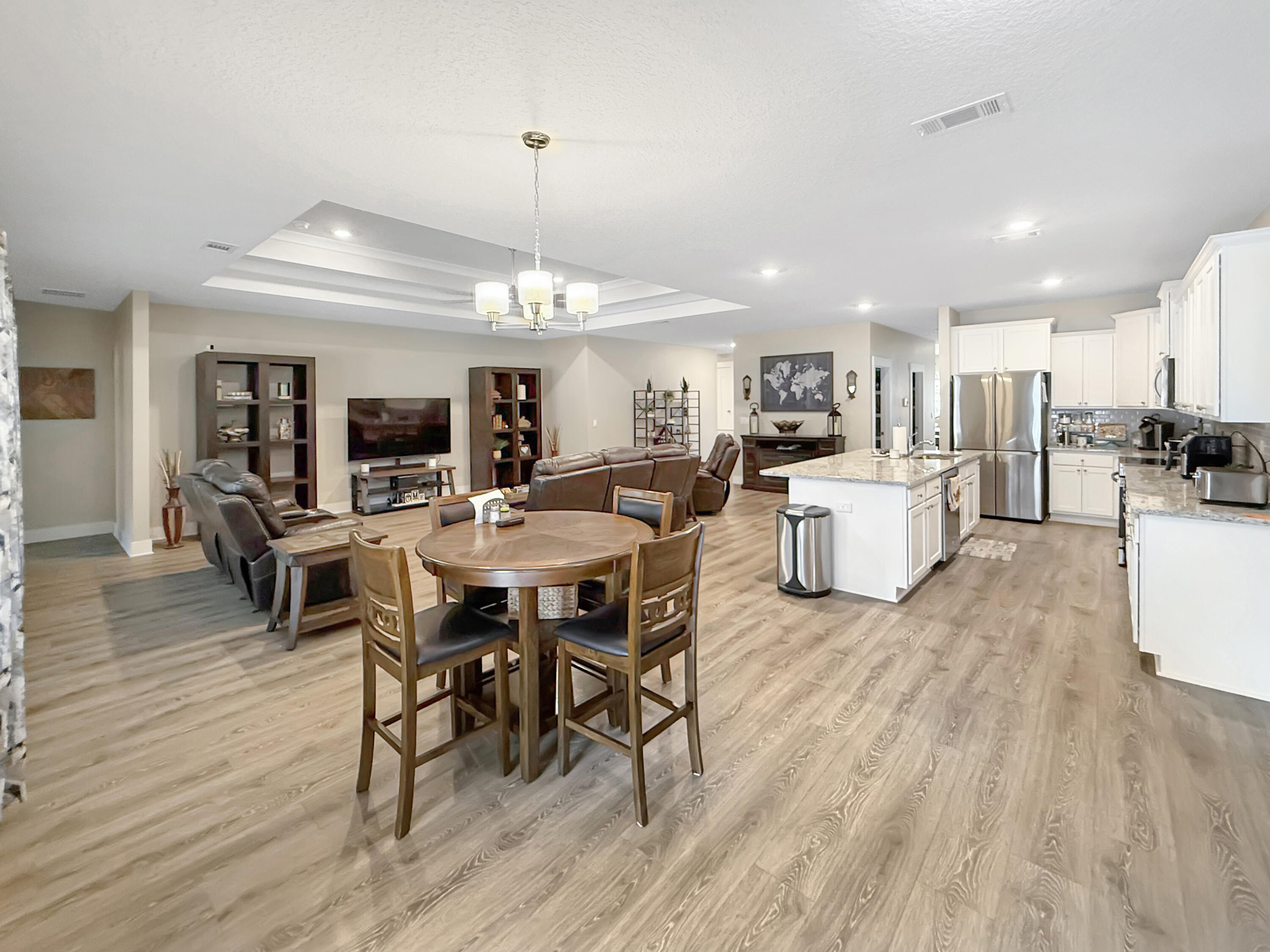 HILLWOOD ESTATES - Residential