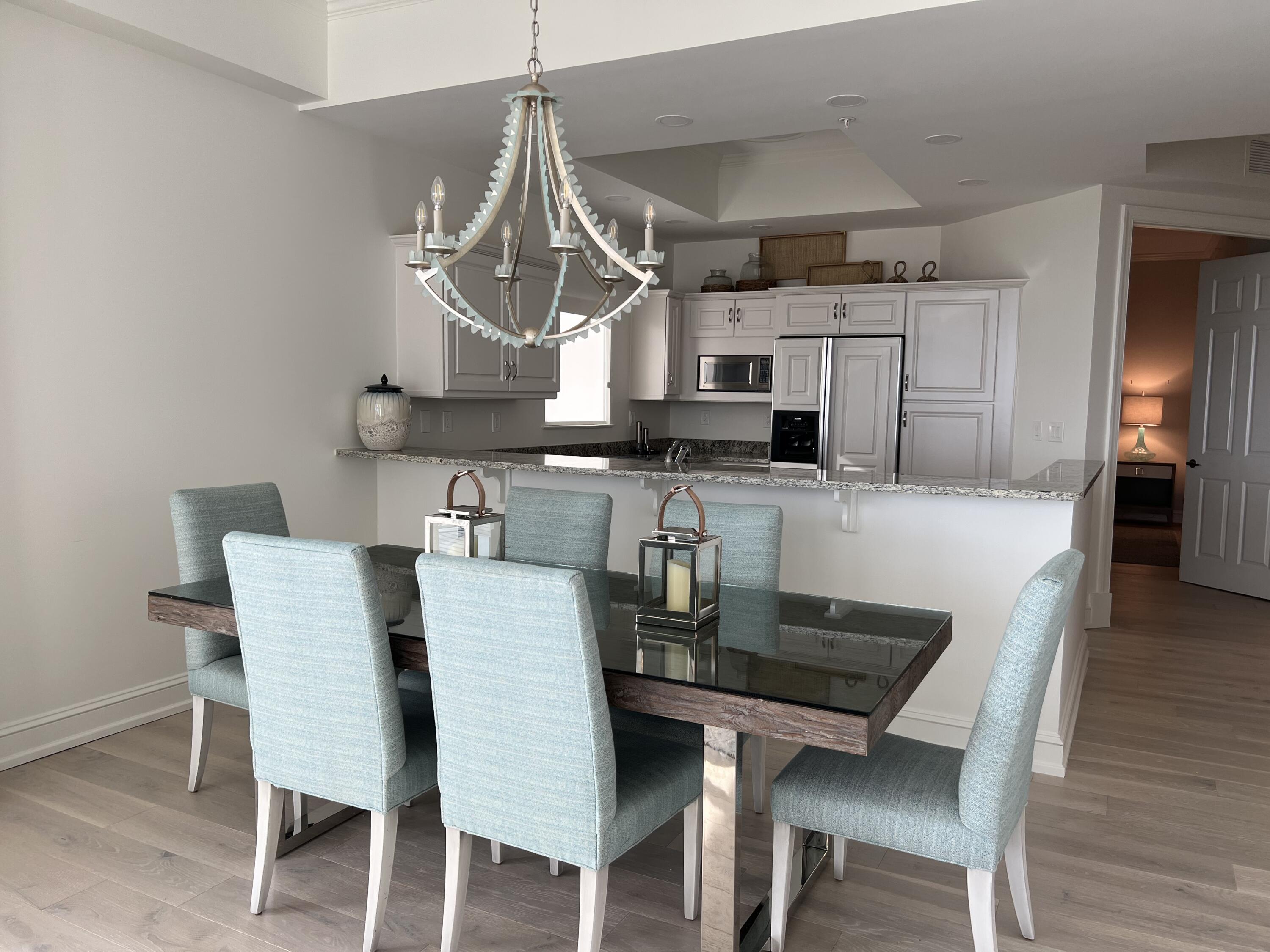 ALEXANDER AT PALM COURT - Residential