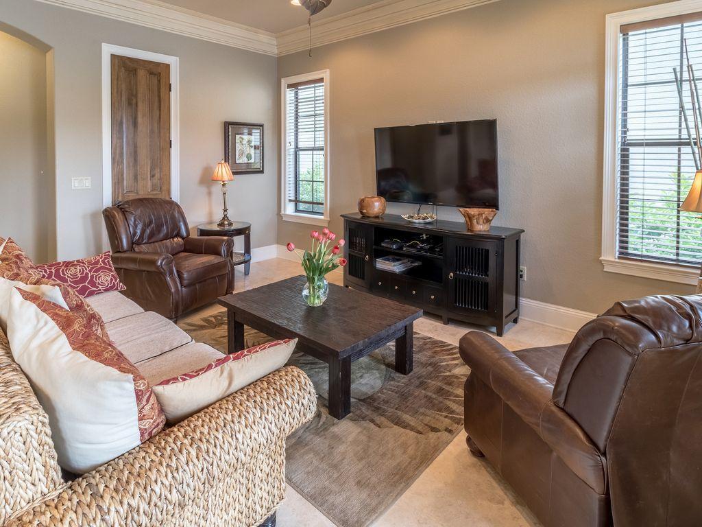 VILLA LAGO - Residential