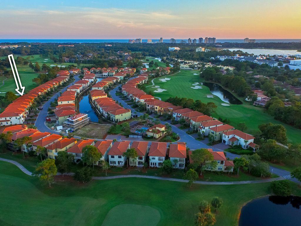 VILLA LAGO - Residential