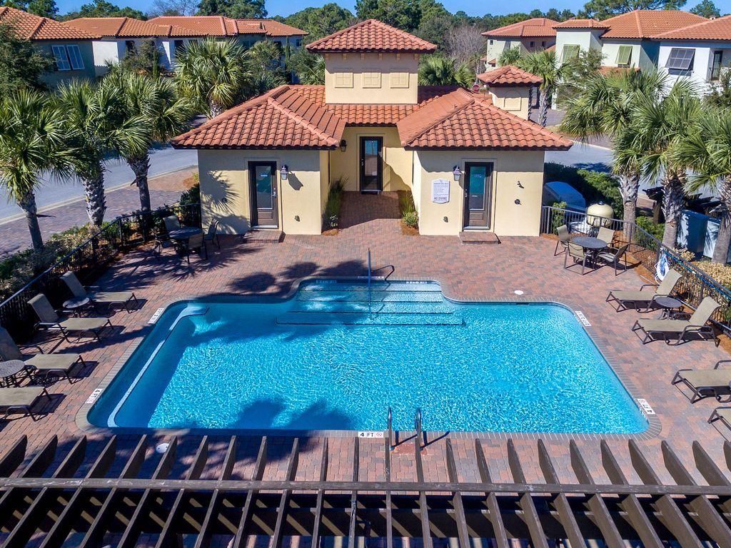 VILLA LAGO - Residential