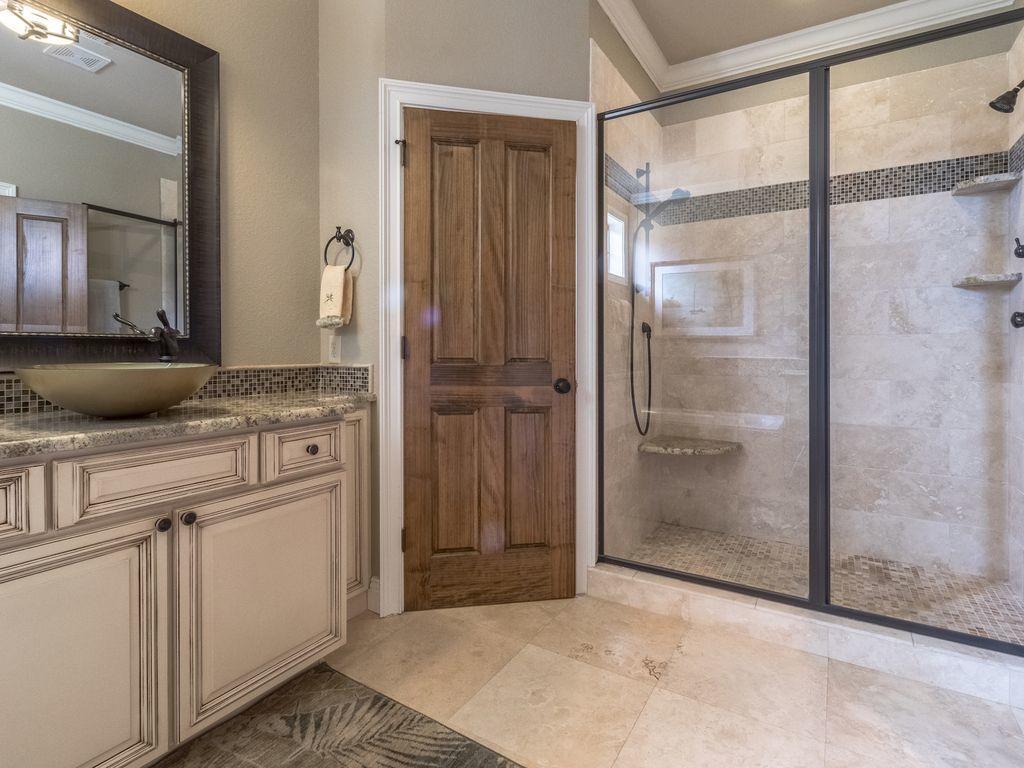 VILLA LAGO - Residential