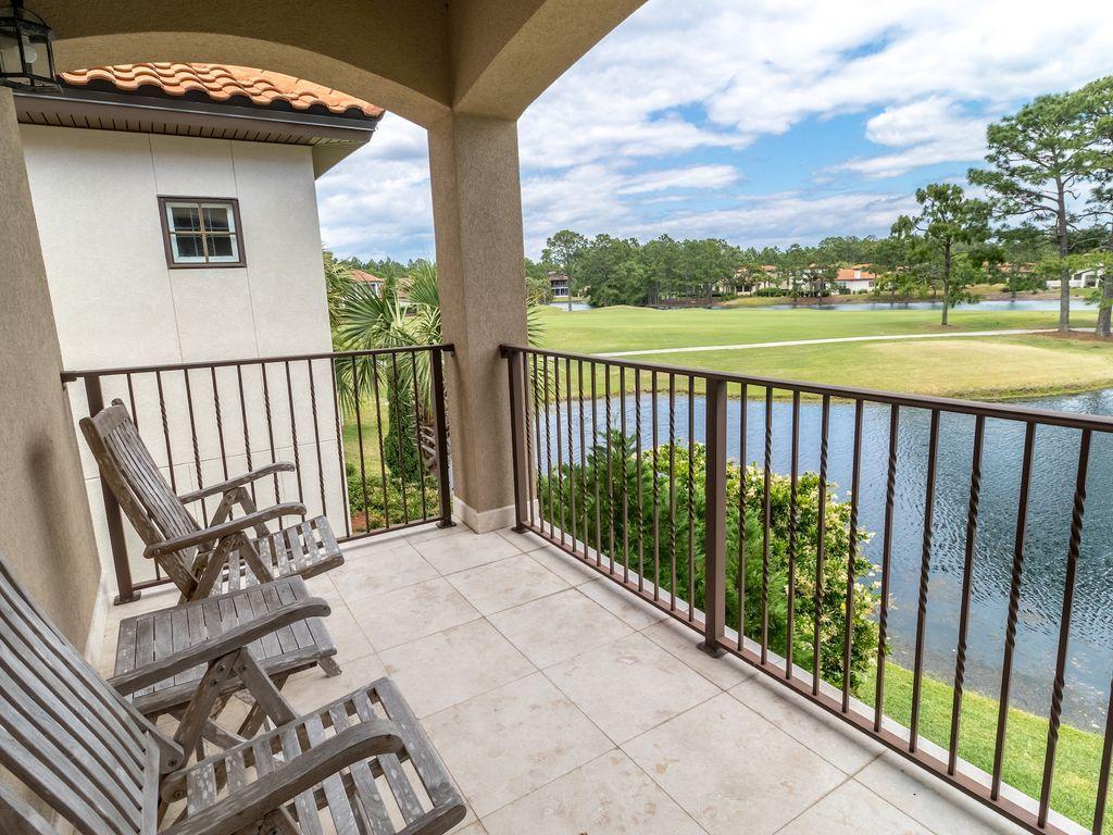 VILLA LAGO - Residential