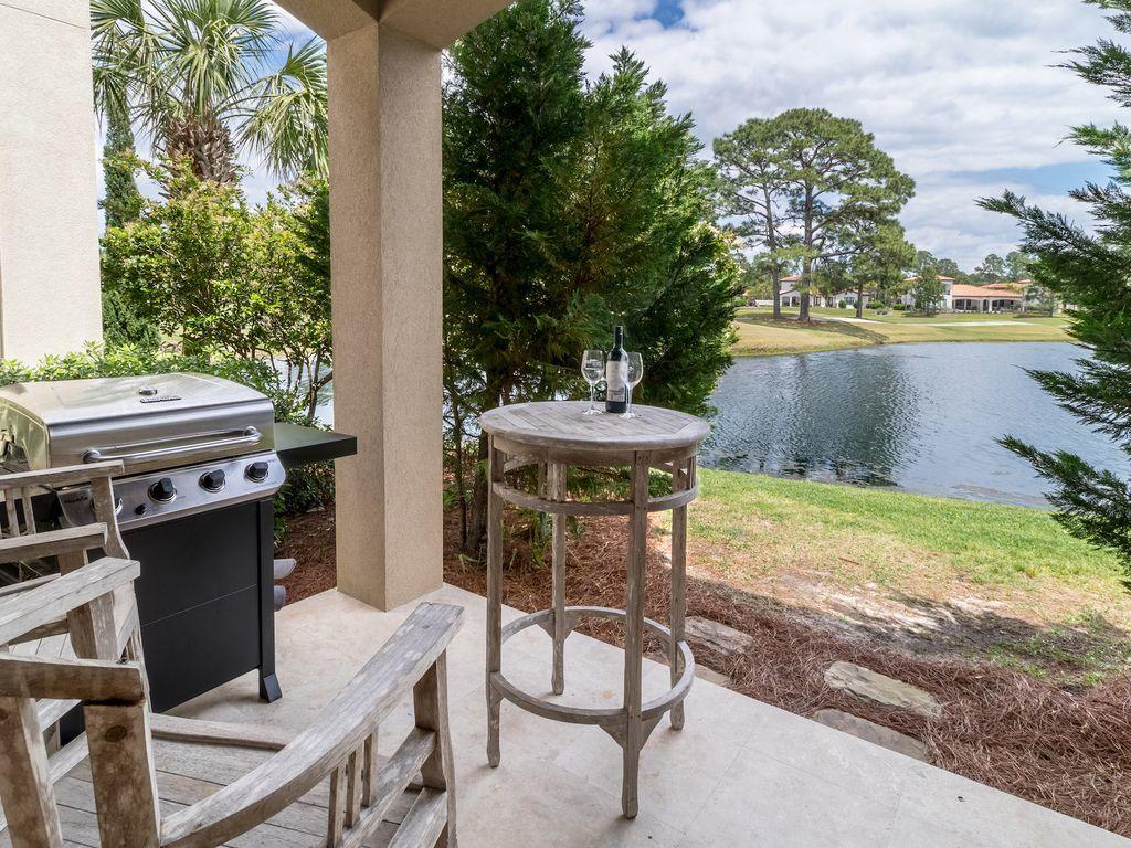 VILLA LAGO - Residential