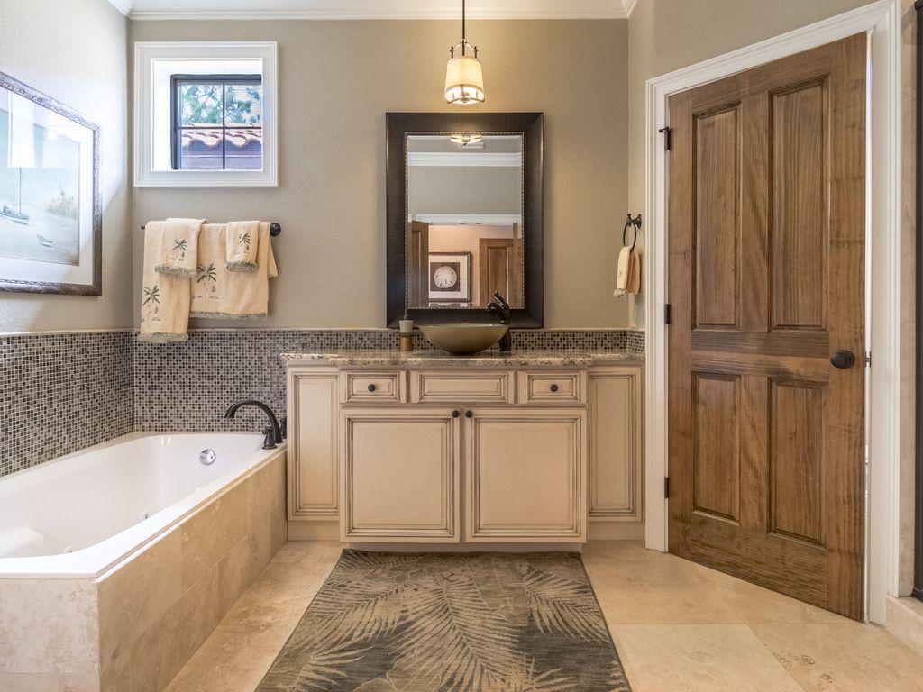 VILLA LAGO - Residential