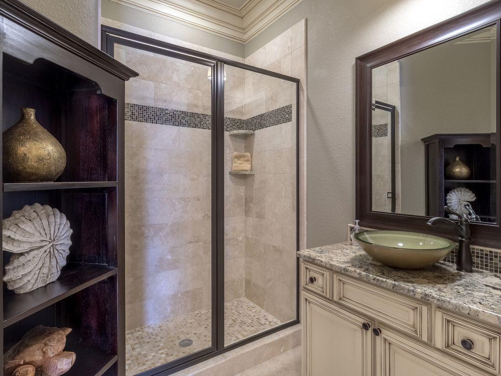 VILLA LAGO - Residential