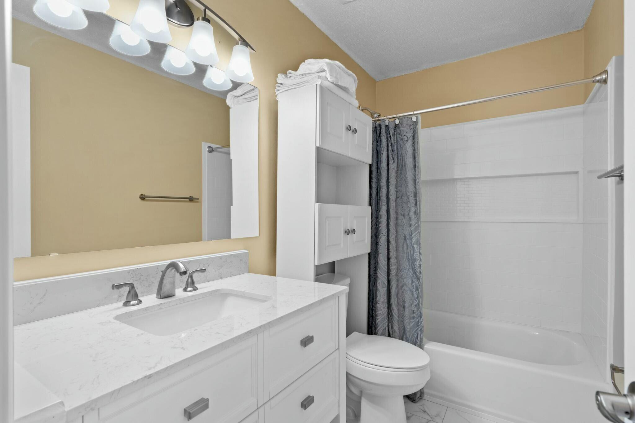 SAFE HARBOUR VILLAGE CONDO - Residential
