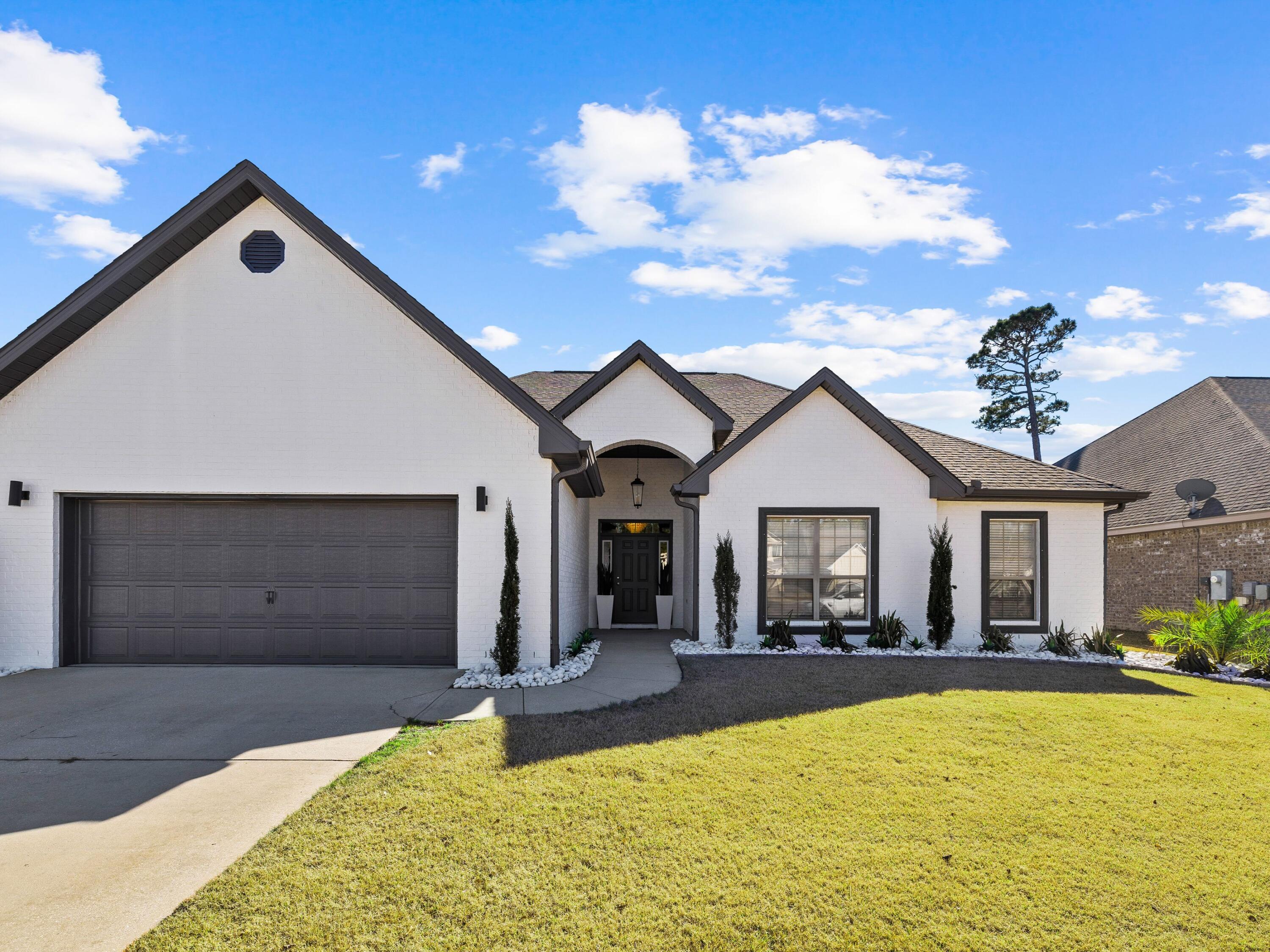 WHISPERING LAKES ESTATES - Residential