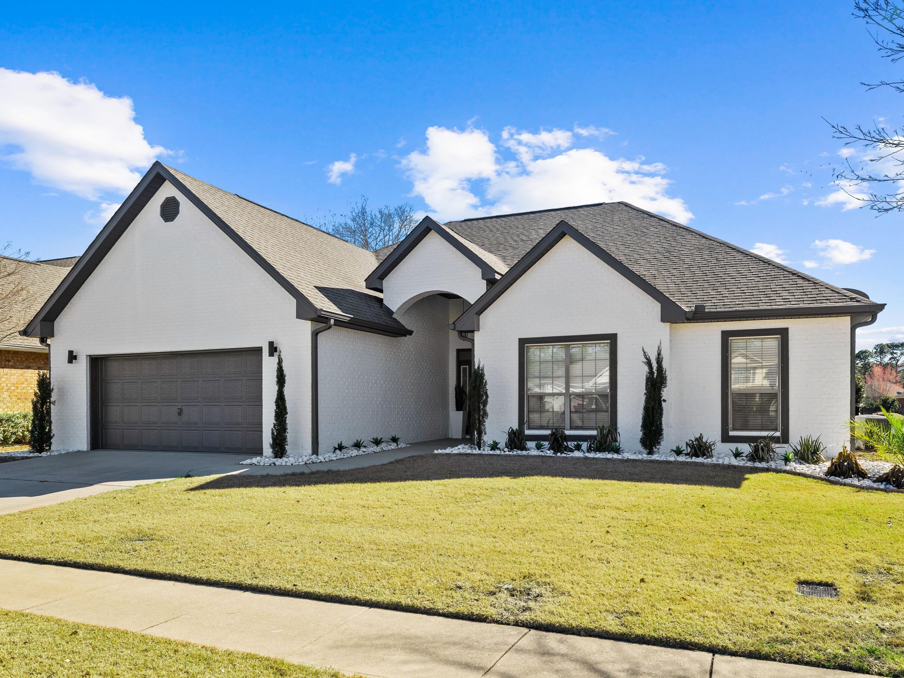 WHISPERING LAKES ESTATES - Residential