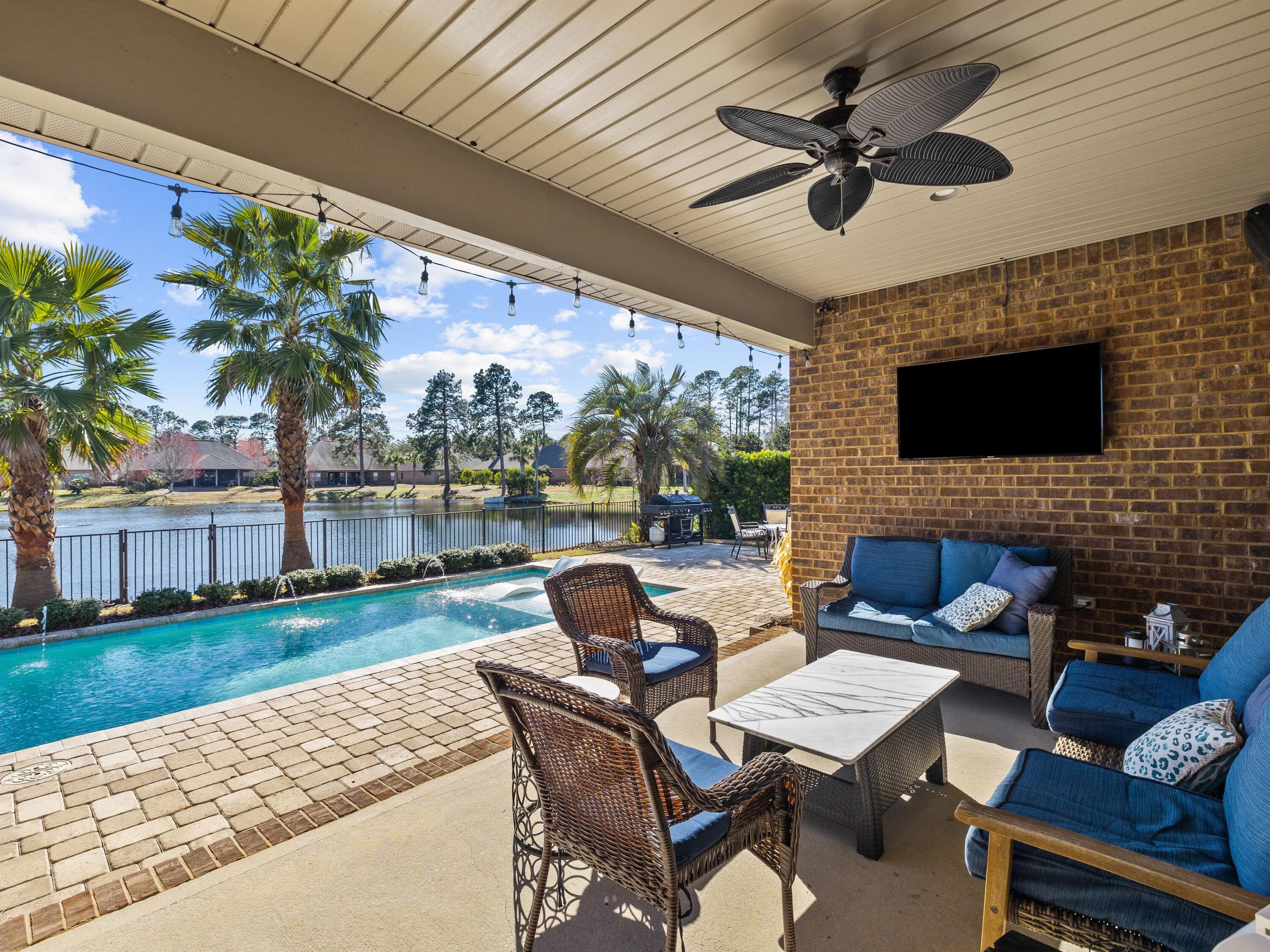 WHISPERING LAKES ESTATES - Residential