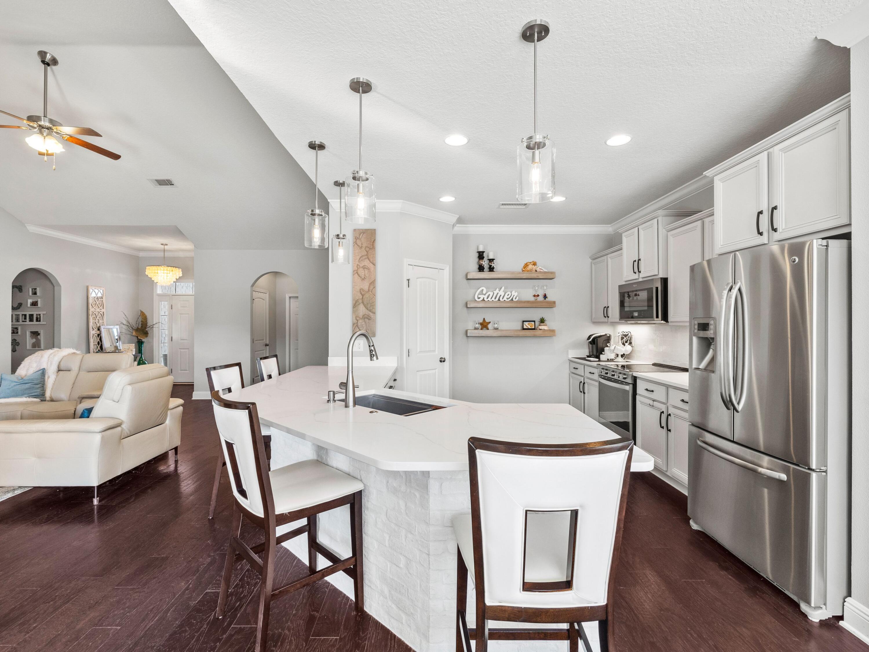 WHISPERING LAKES ESTATES - Residential