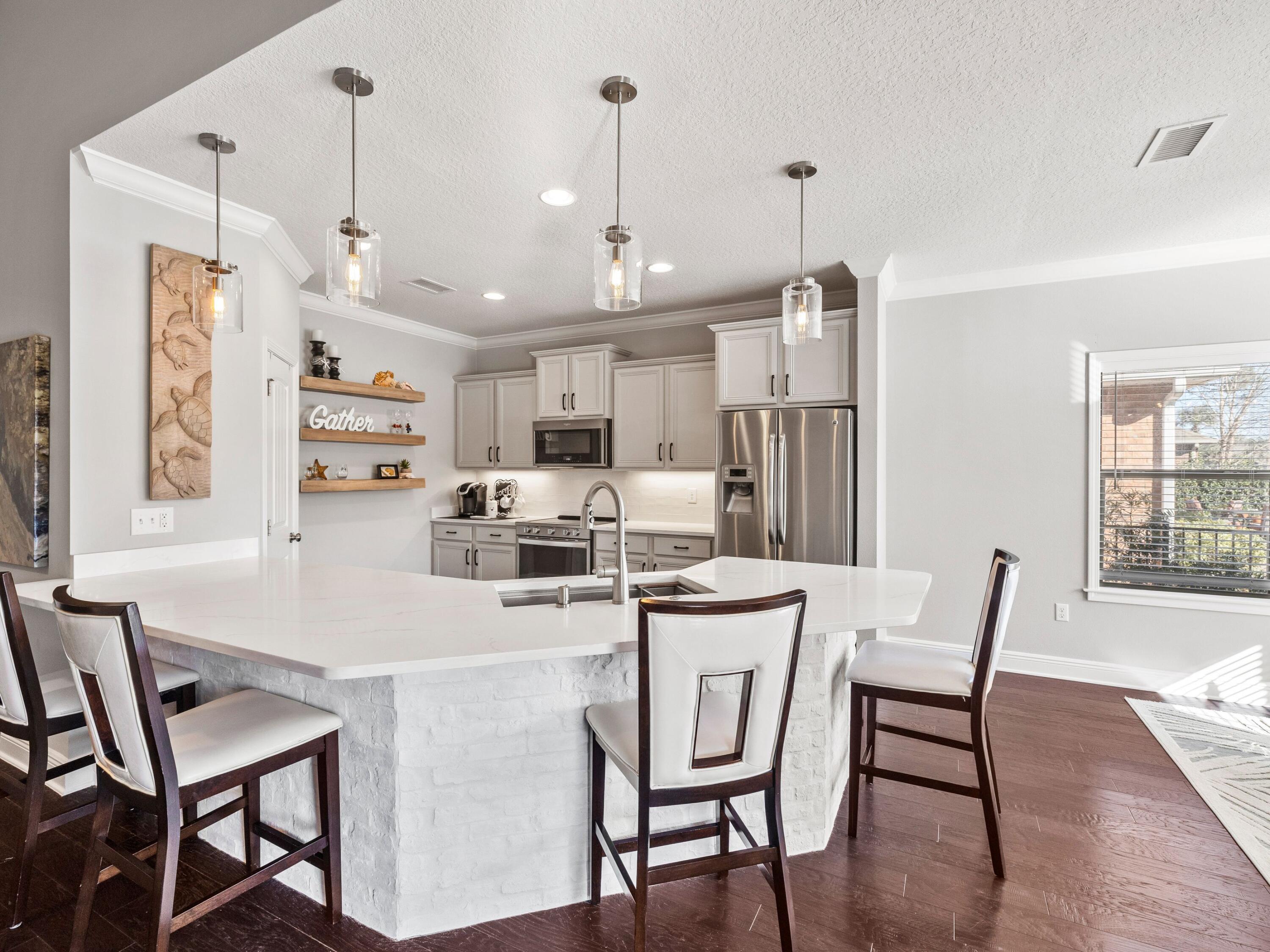 WHISPERING LAKES ESTATES - Residential