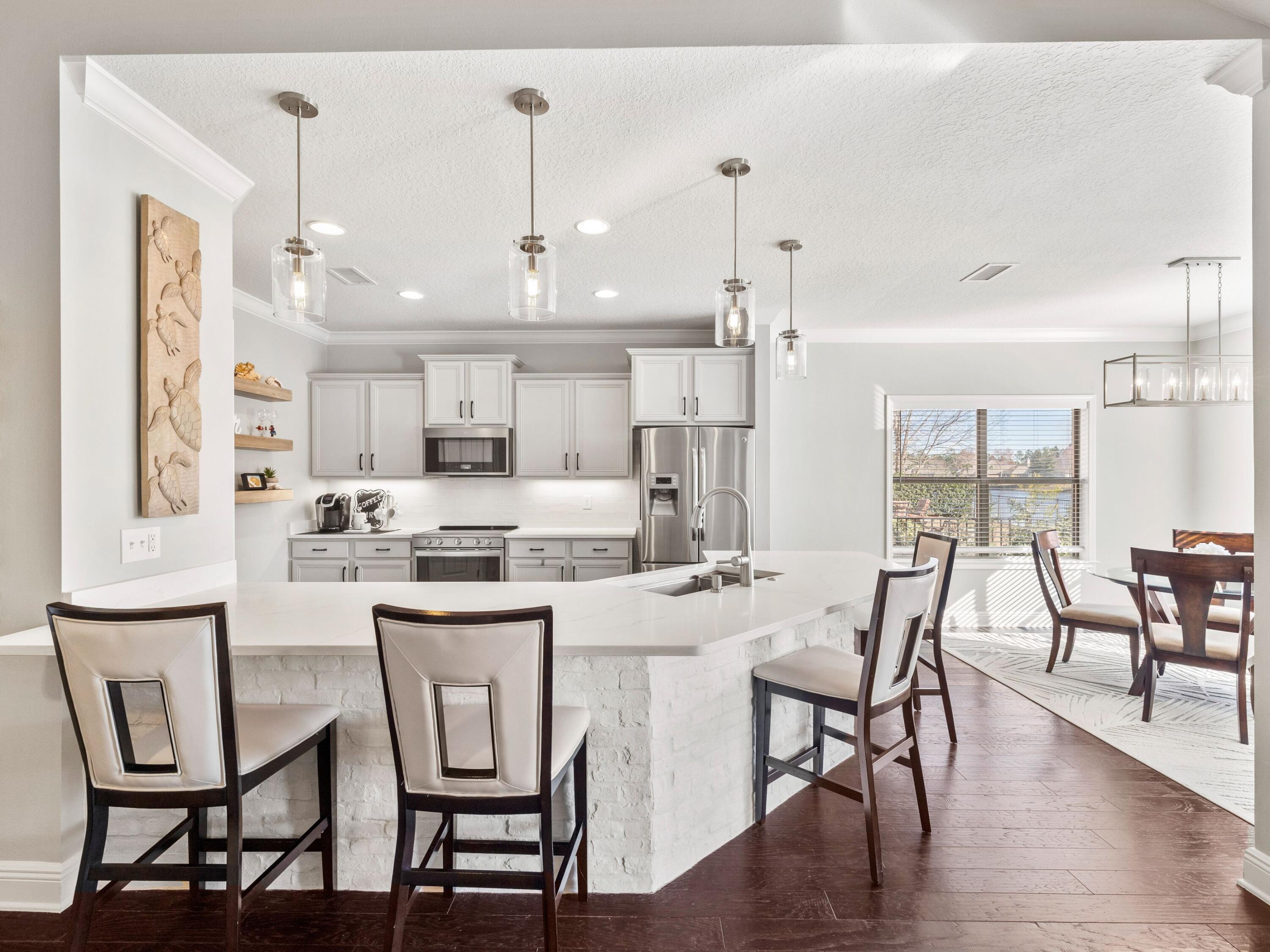 WHISPERING LAKES ESTATES - Residential