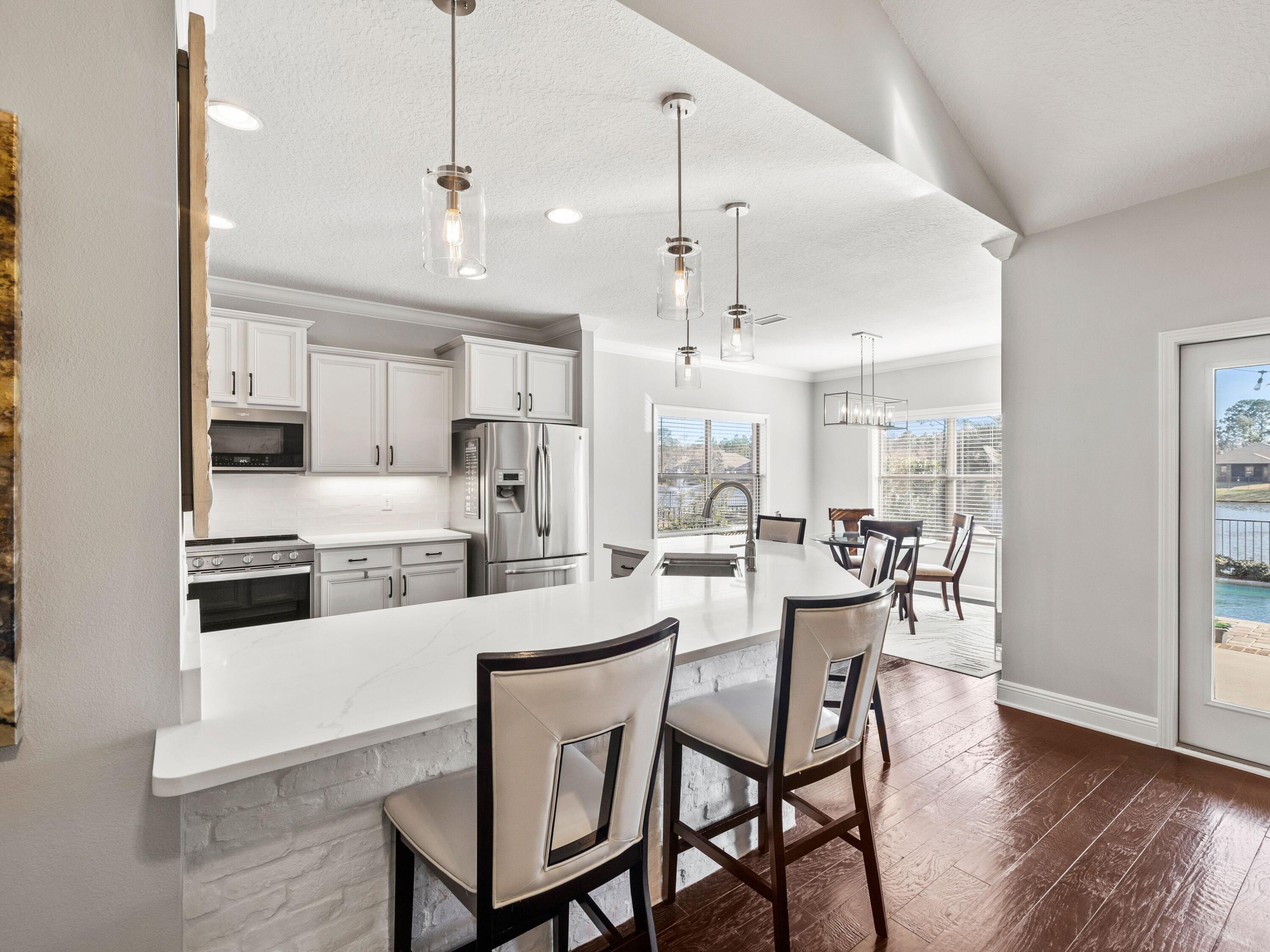 WHISPERING LAKES ESTATES - Residential