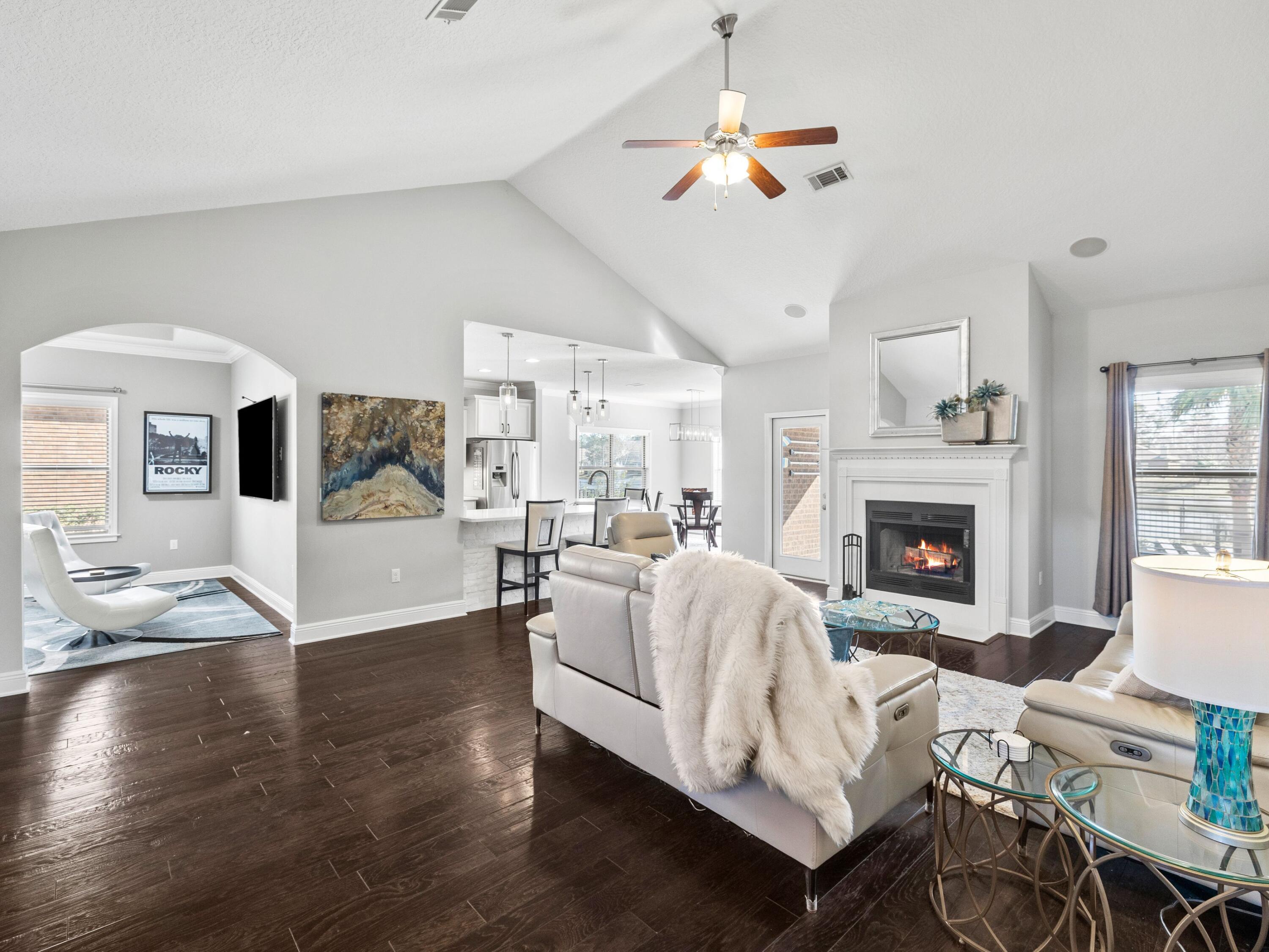 WHISPERING LAKES ESTATES - Residential