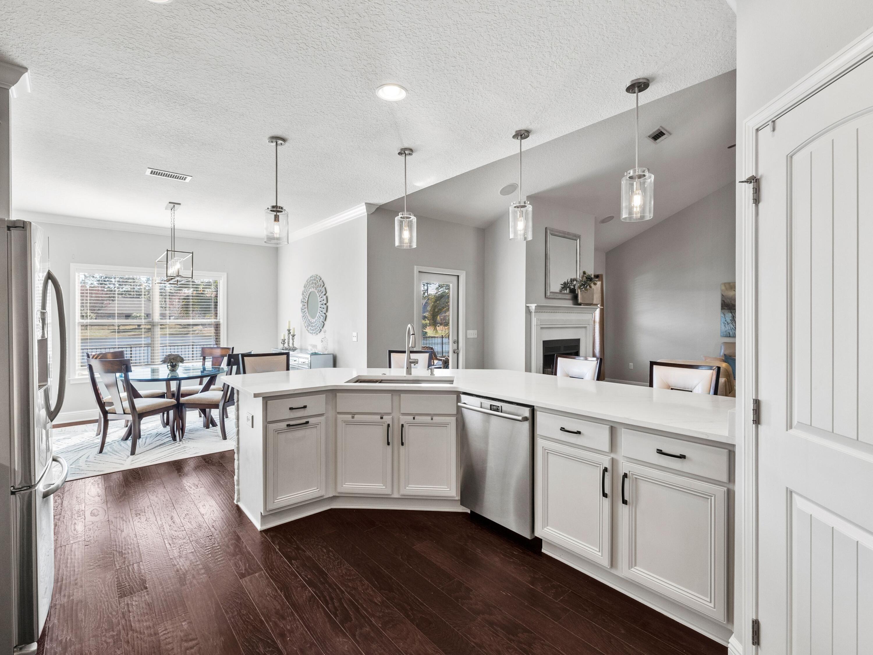 WHISPERING LAKES ESTATES - Residential