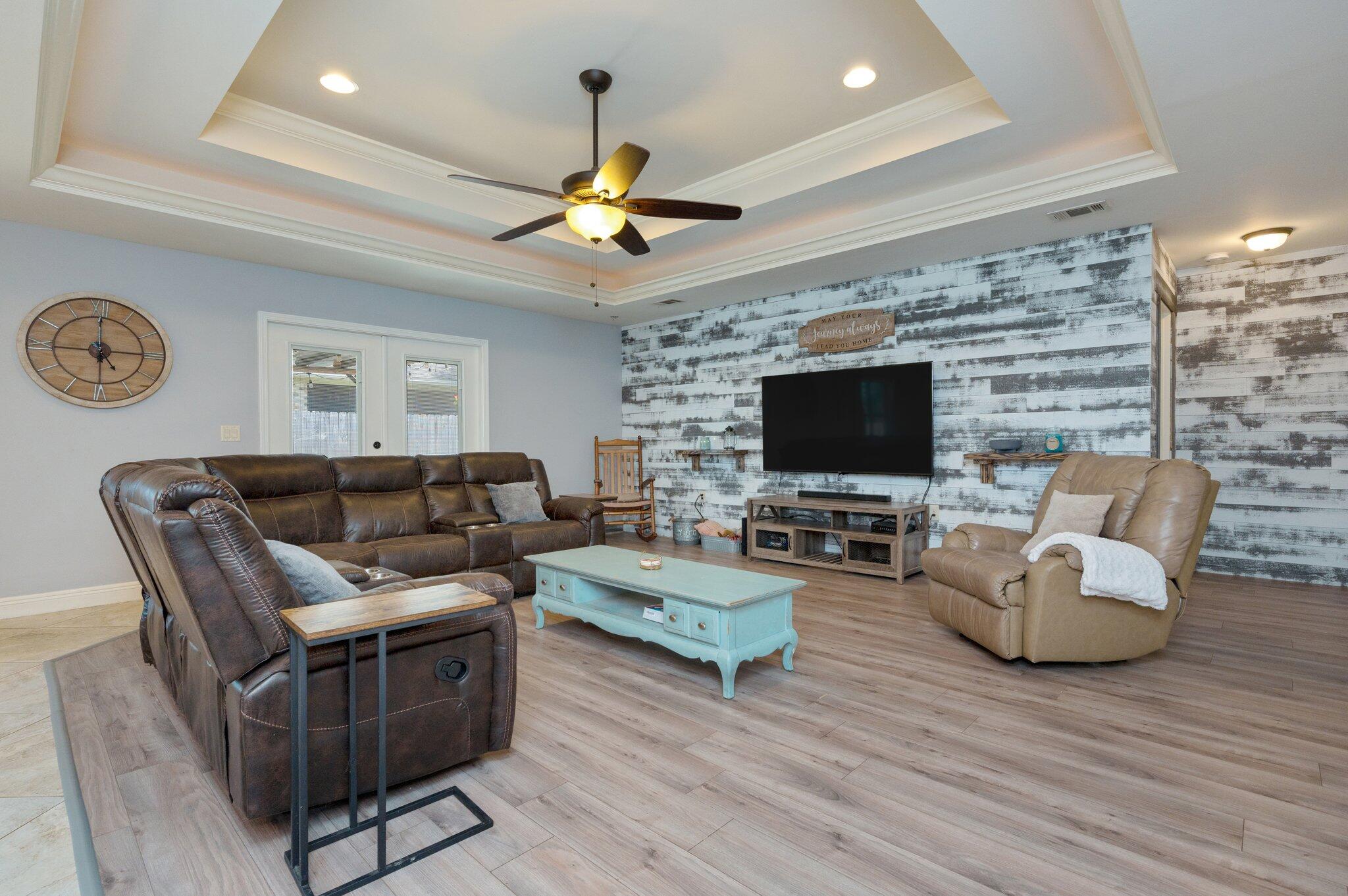 TRAILWOOD ESTATES - Residential