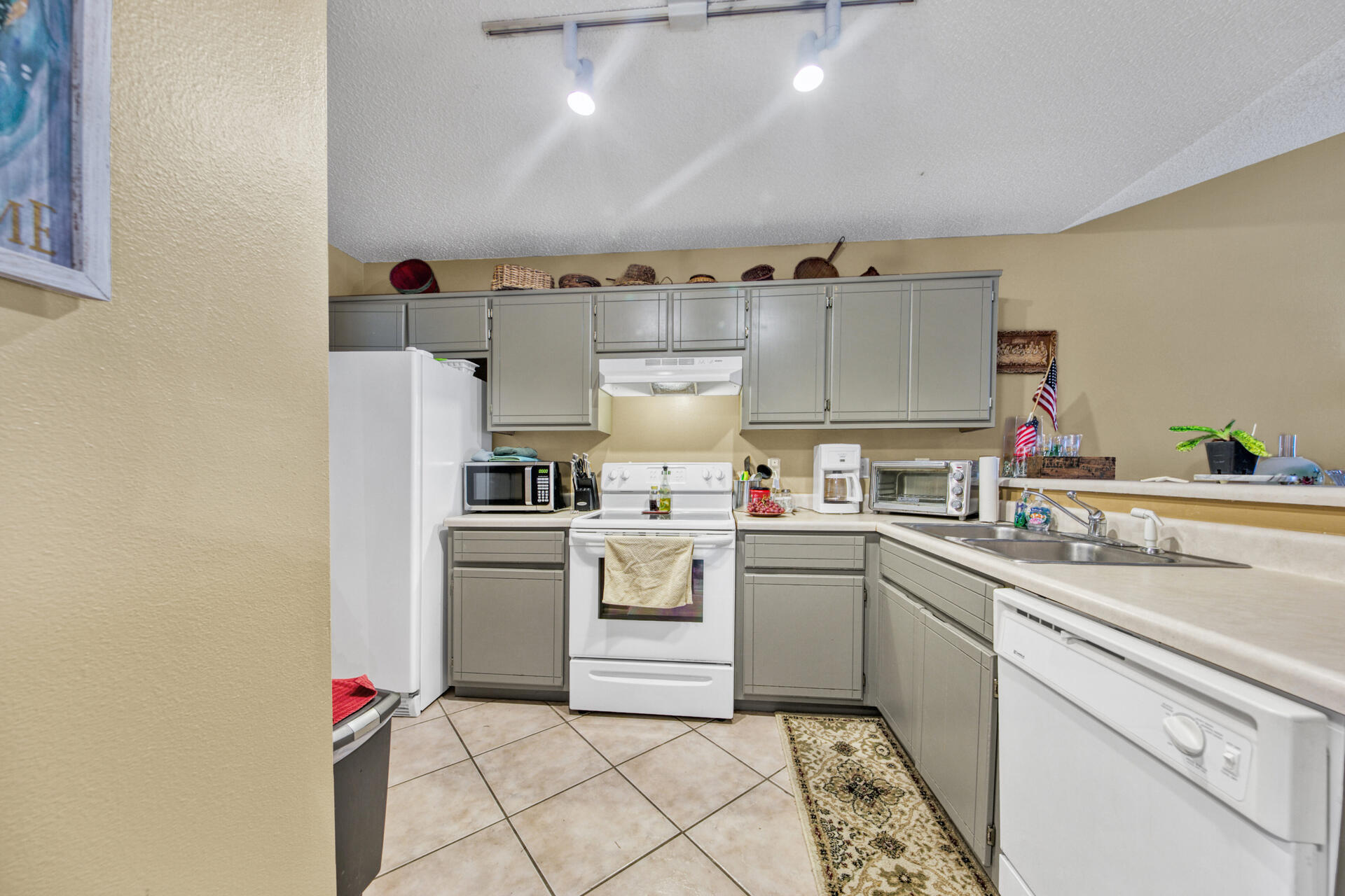 ESCADA - Residential