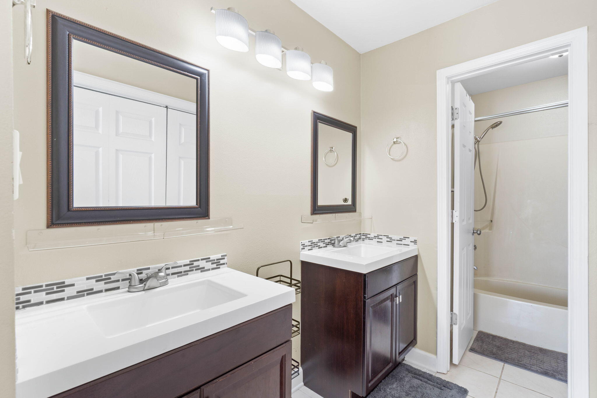 HIDDEN TRAILS PH 1 - Residential
