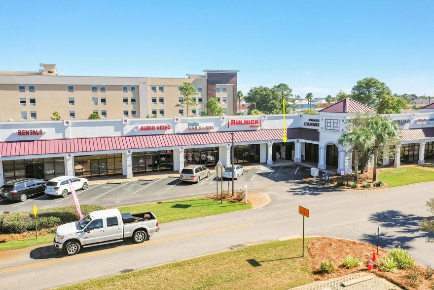 1400SF OPPORTUNITY TO LEASE IN A HIGH TRAFFIC, WELL ESTABLISHED COMPLEX. GOOD ACCESSIBILITY- WELL LOCATED IN MIRAMAR BEACH IN BETWEEN SANDESTIN AND DESTIN.TENANT TO PAY $905/MO HOA DUES TO INCLUDE ALL CAM, TAXES, AND INSURANCE