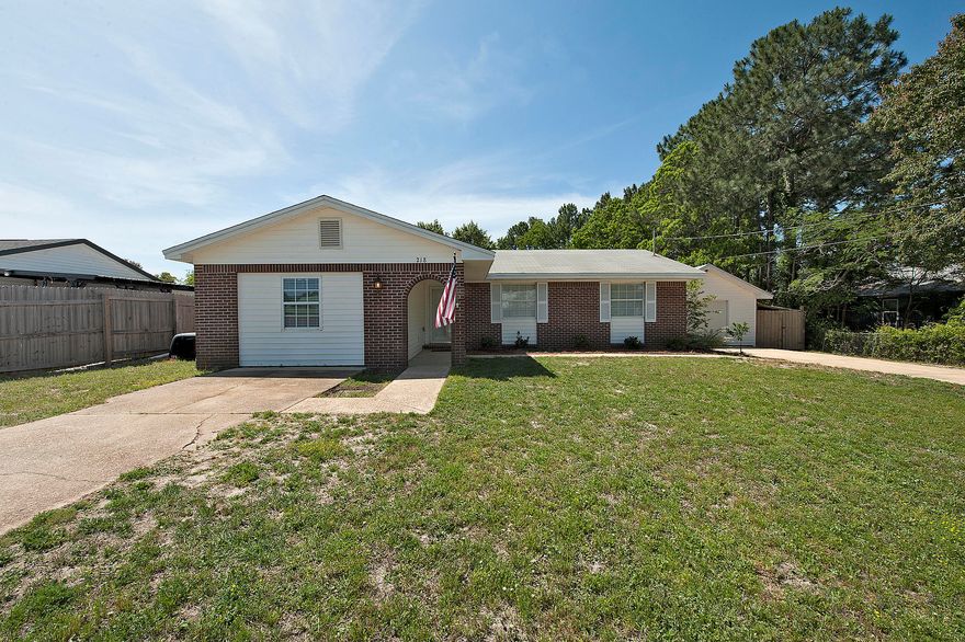4 BEDROOM POOL HOME! 10 MINS TO HURLBURT FIELD! TOTALLY RENOVATED! Don't miss this one! Step in to your open concept living/dining space with views outside to your SCREENED IN PORCH, HUGE YARD, and IN-GROUND POOL! The upscale kitchen features granite counter tops and stainless steel appliances. The bathrooms have been totally renovated within the last 2 years with new vanities, fixtures and beautiful tile work. Schedule your showing today!