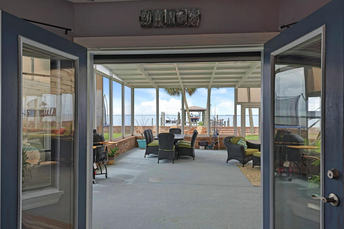 DOLPHIN POINT ESTATES - Residential Lease