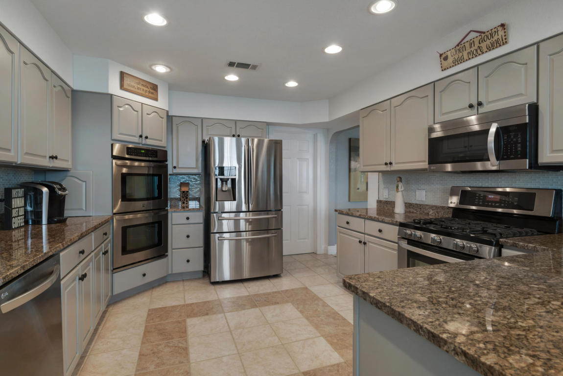 DOLPHIN POINT ESTATES - Residential Lease