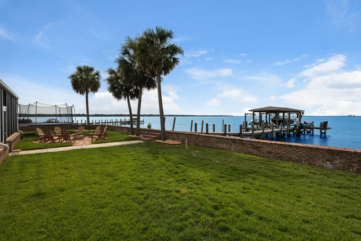 DOLPHIN POINT ESTATES - Residential Lease