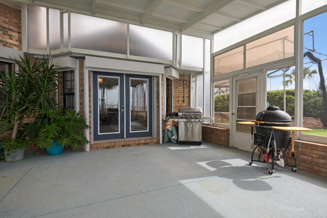 DOLPHIN POINT ESTATES - Residential Lease