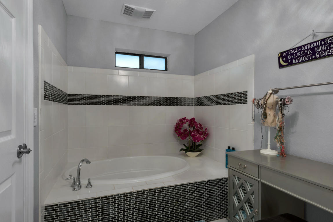 DOLPHIN POINT ESTATES - Residential Lease