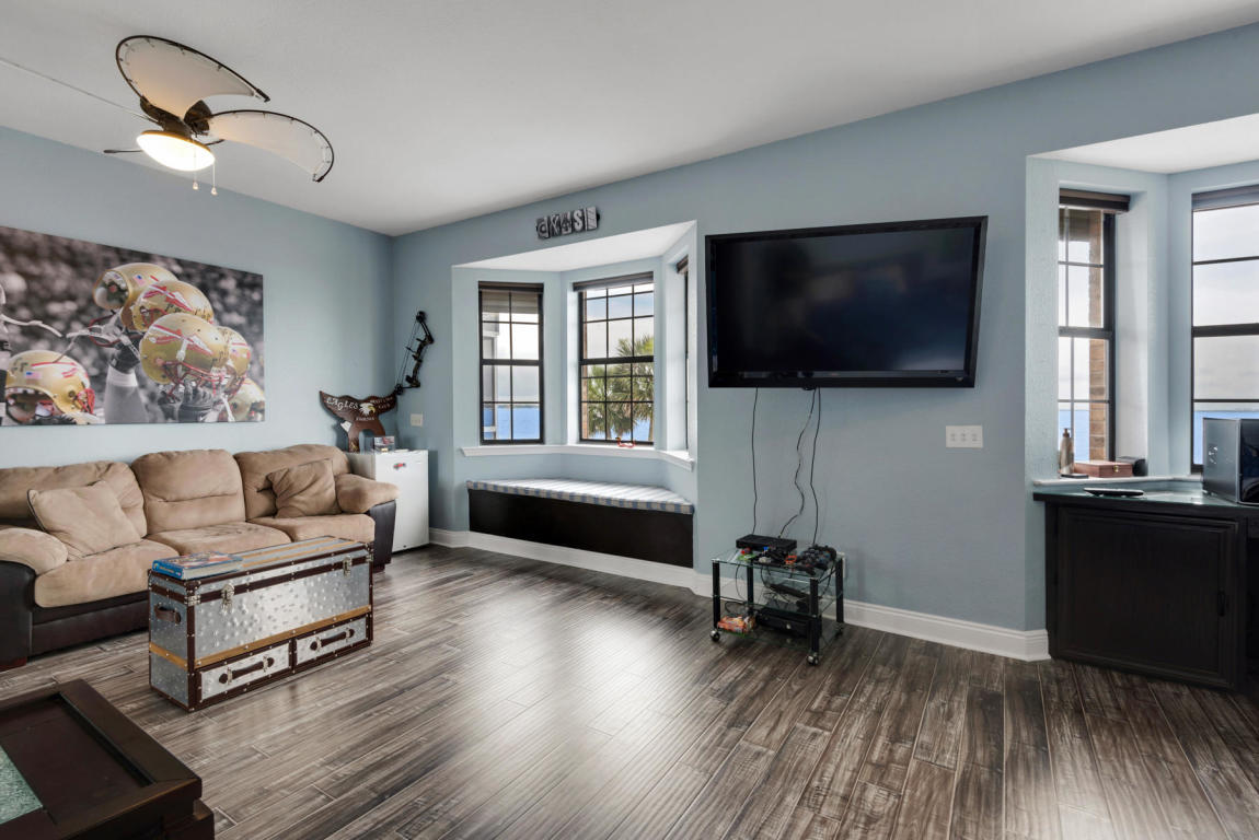 DOLPHIN POINT ESTATES - Residential Lease