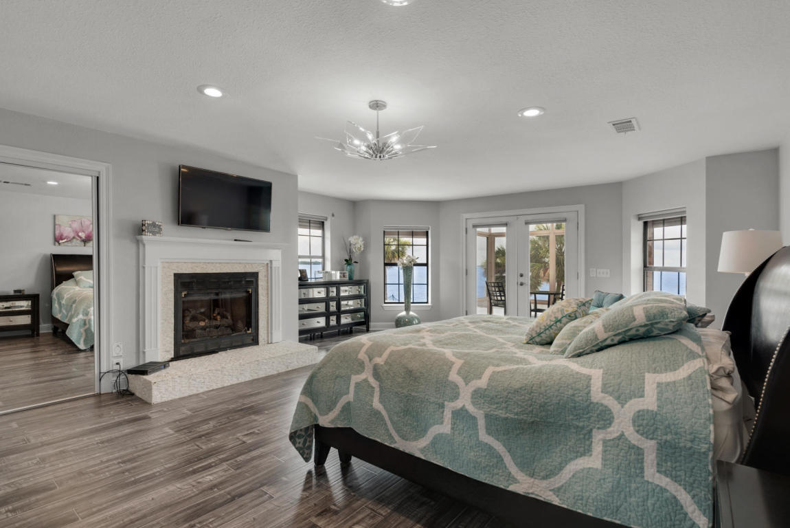 DOLPHIN POINT ESTATES - Residential Lease