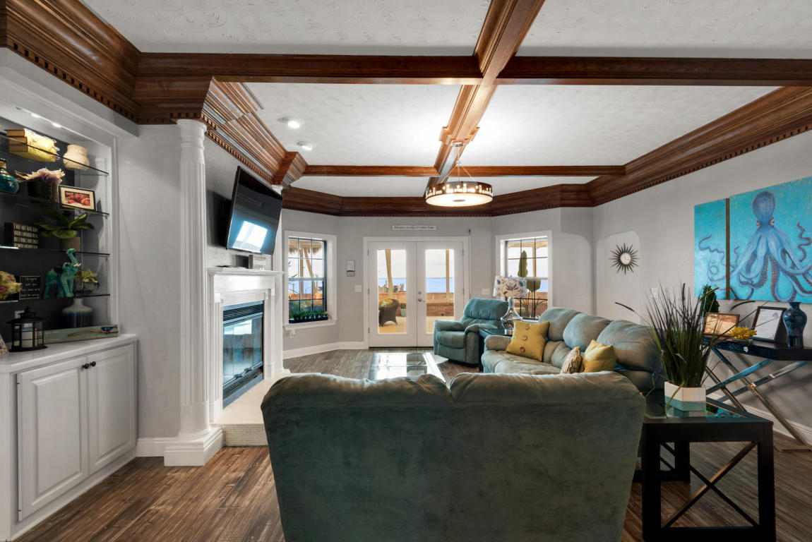 DOLPHIN POINT ESTATES - Residential Lease