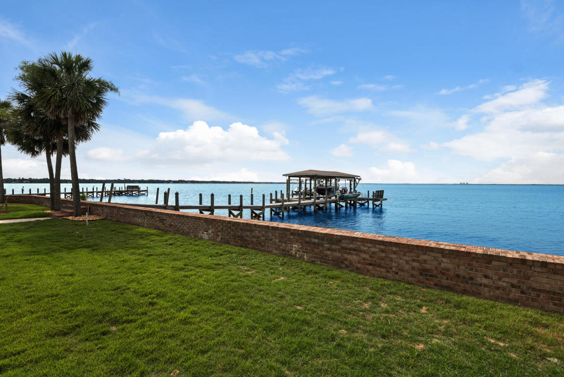 DOLPHIN POINT ESTATES - Residential Lease