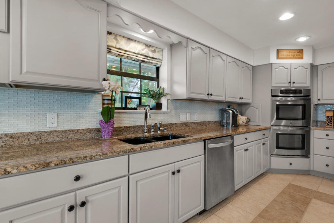 DOLPHIN POINT ESTATES - Residential Lease