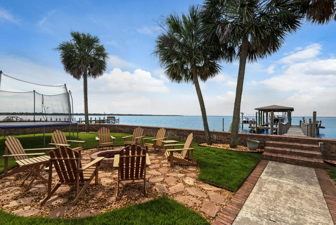 DOLPHIN POINT ESTATES - Residential Lease