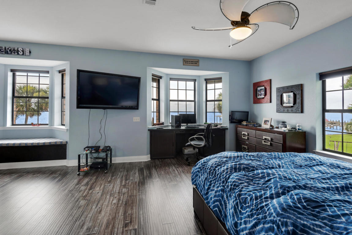 DOLPHIN POINT ESTATES - Residential Lease