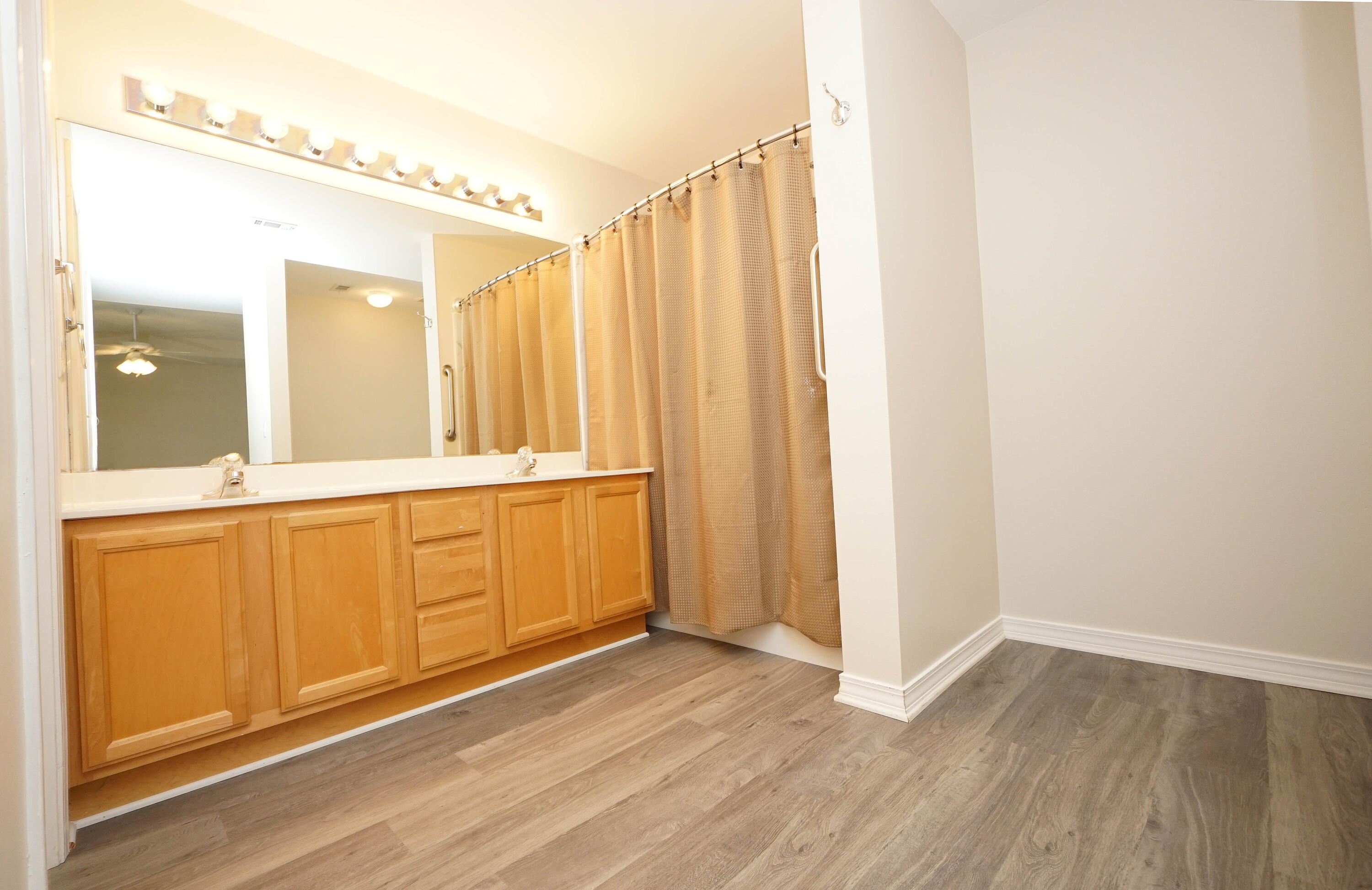FOREST LAKE S/D - Residential